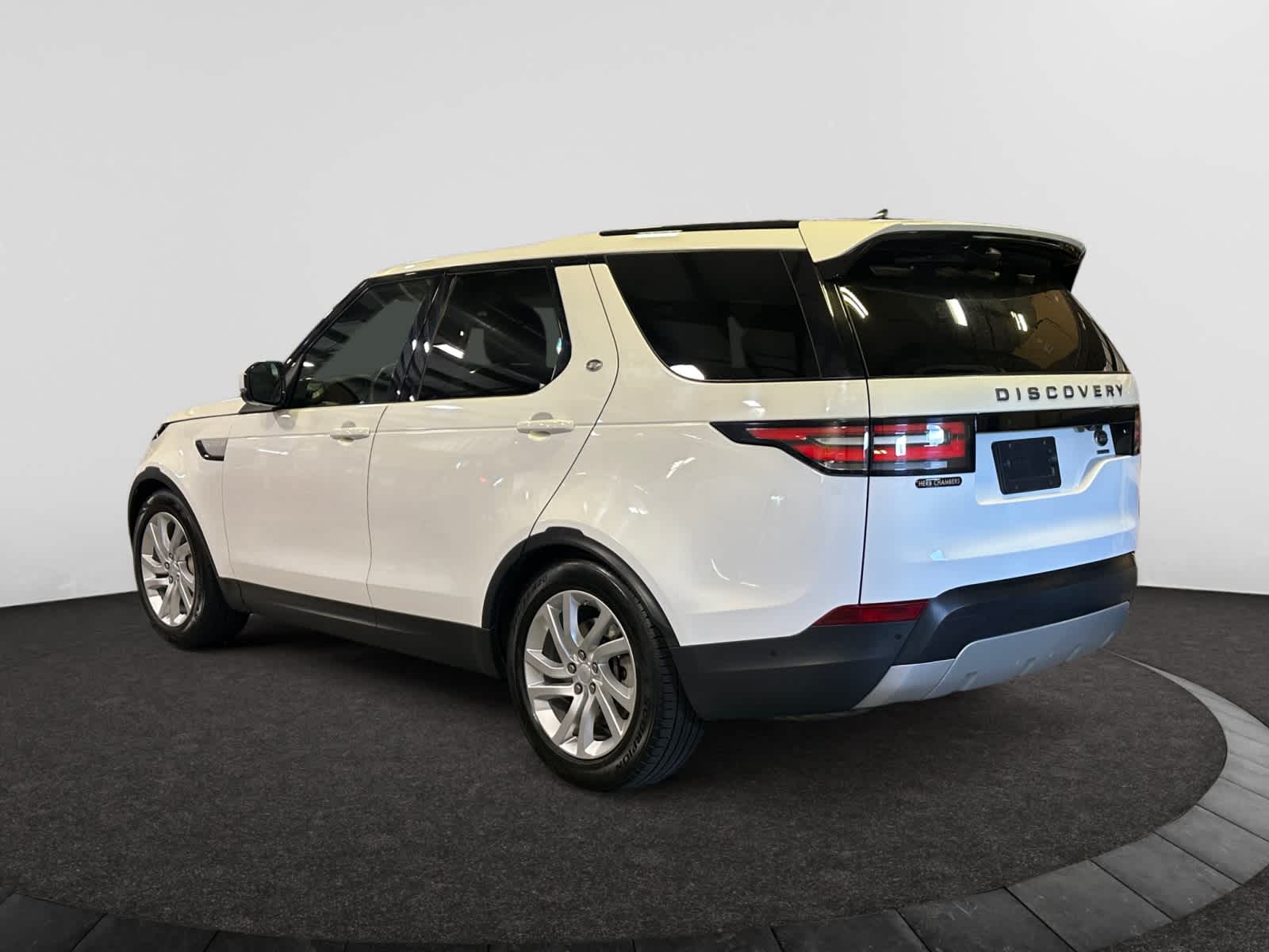 used 2018 Land Rover Discovery car, priced at $19,998