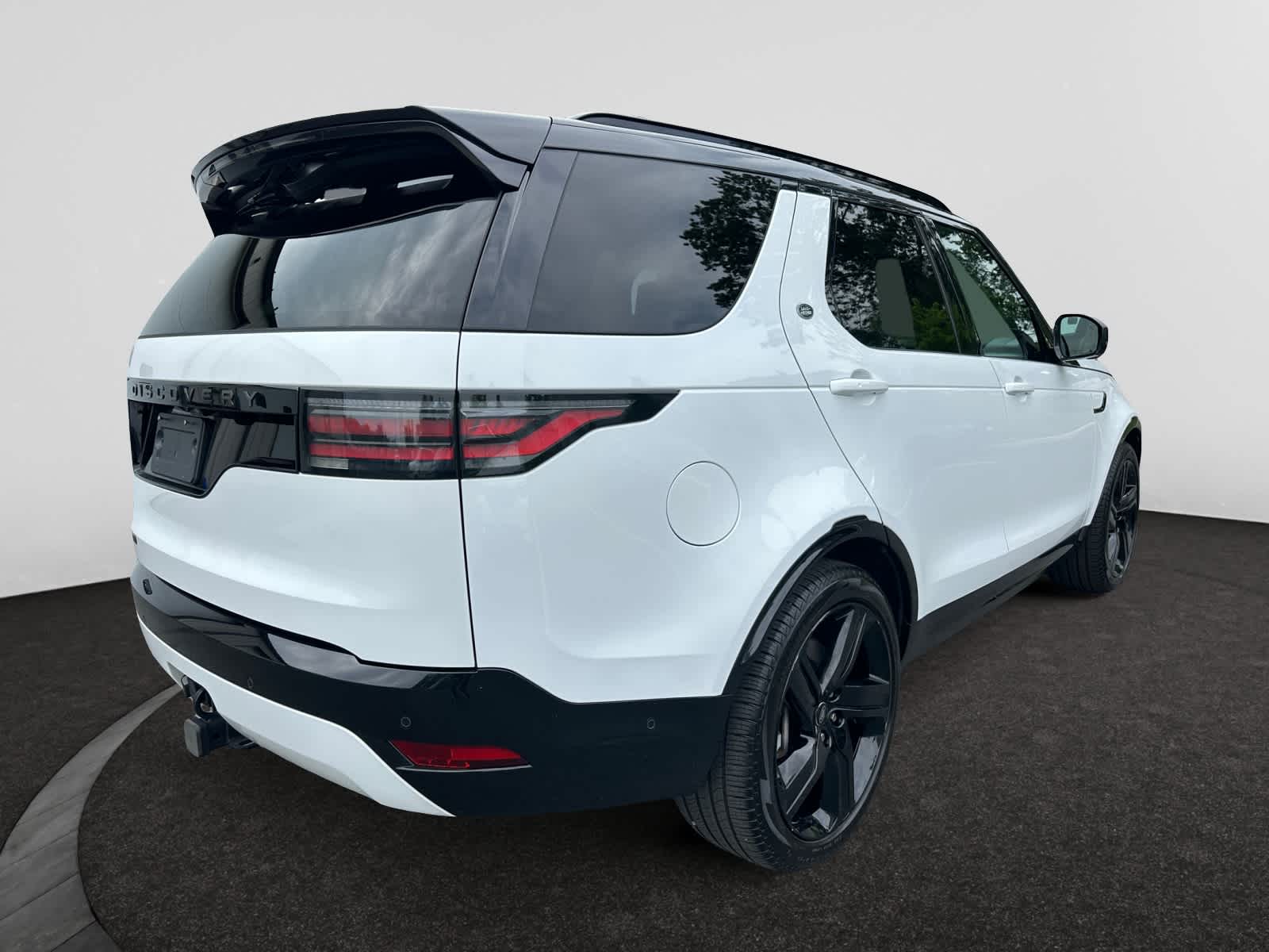 used 2024 Land Rover Discovery car, priced at $63,798
