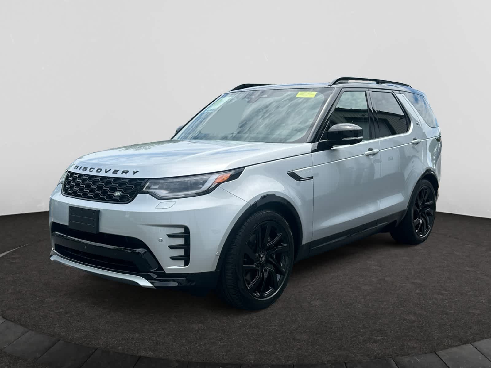 used 2024 Land Rover Discovery car, priced at $54,998