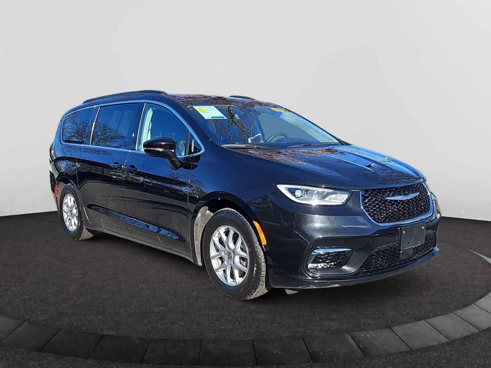 used 2022 Chrysler Pacifica car, priced at $22,498