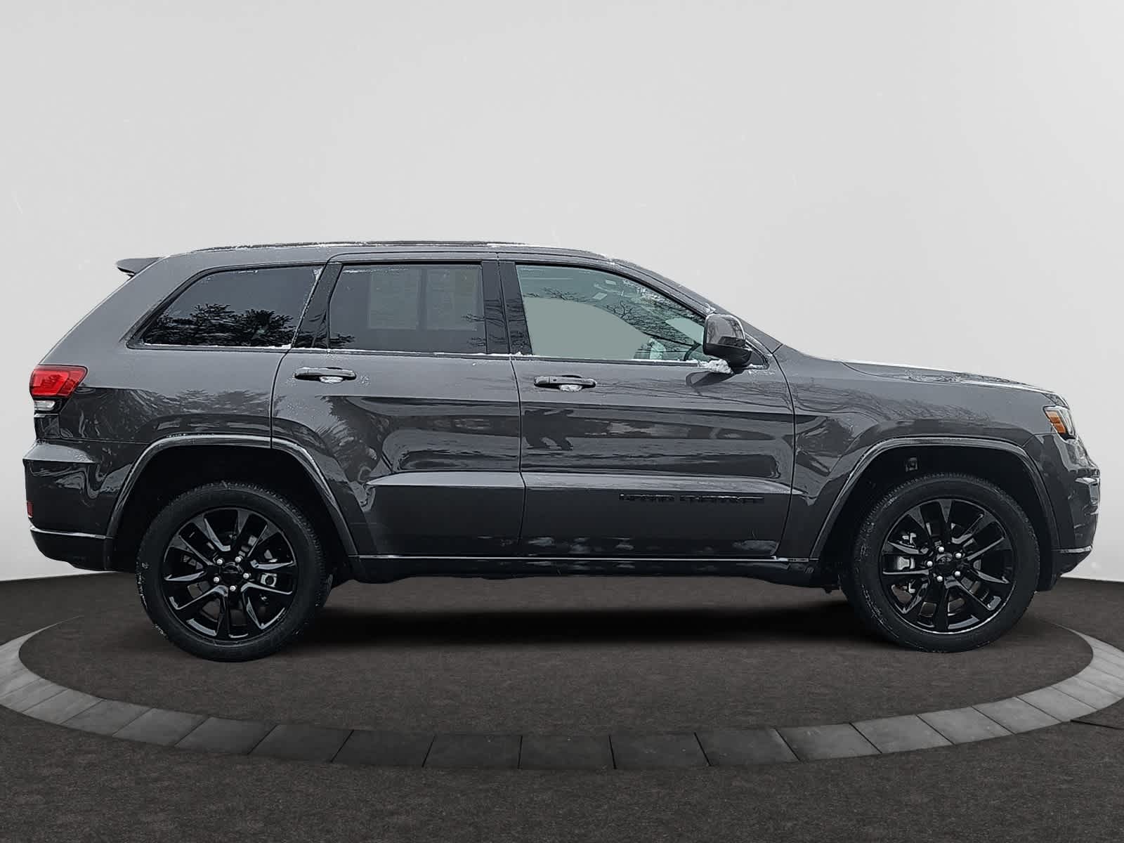 used 2021 Jeep Grand Cherokee car, priced at $30,998