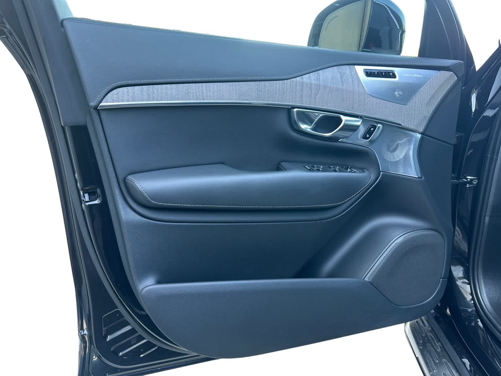 used 2022 Volvo XC90 car, priced at $44,498