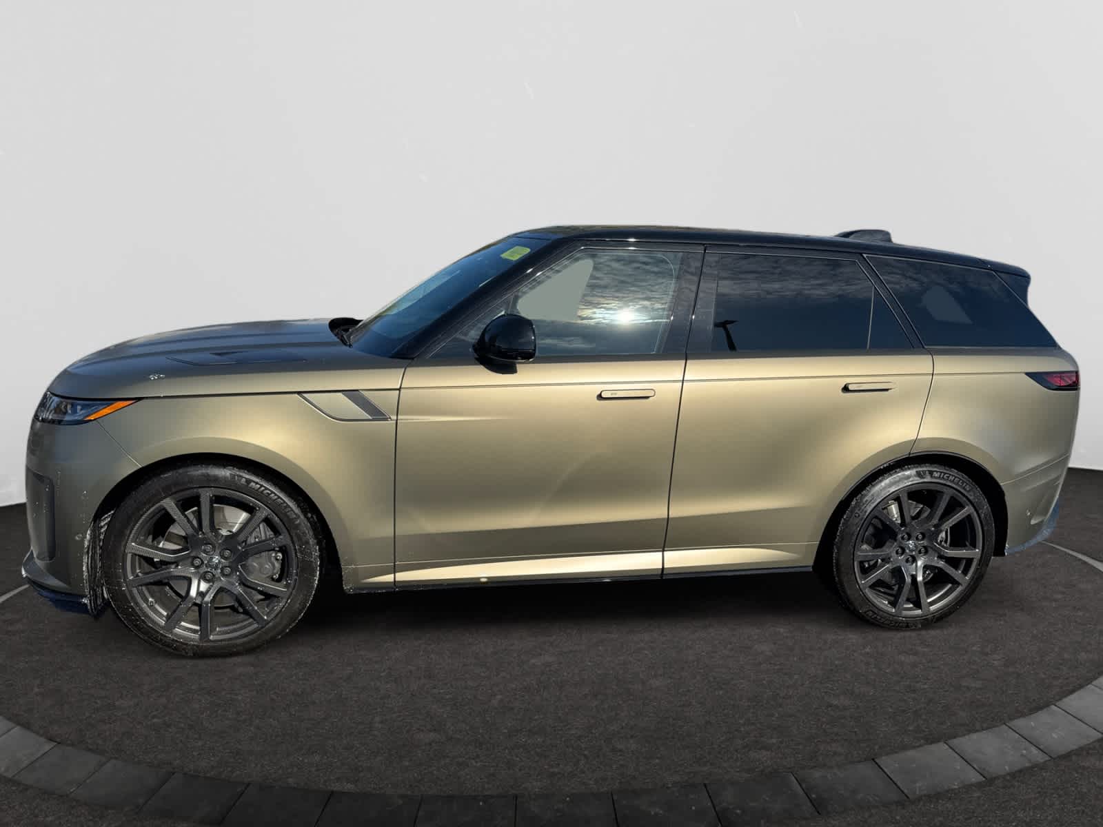 used 2024 Land Rover Range Rover Sport car, priced at $169,998