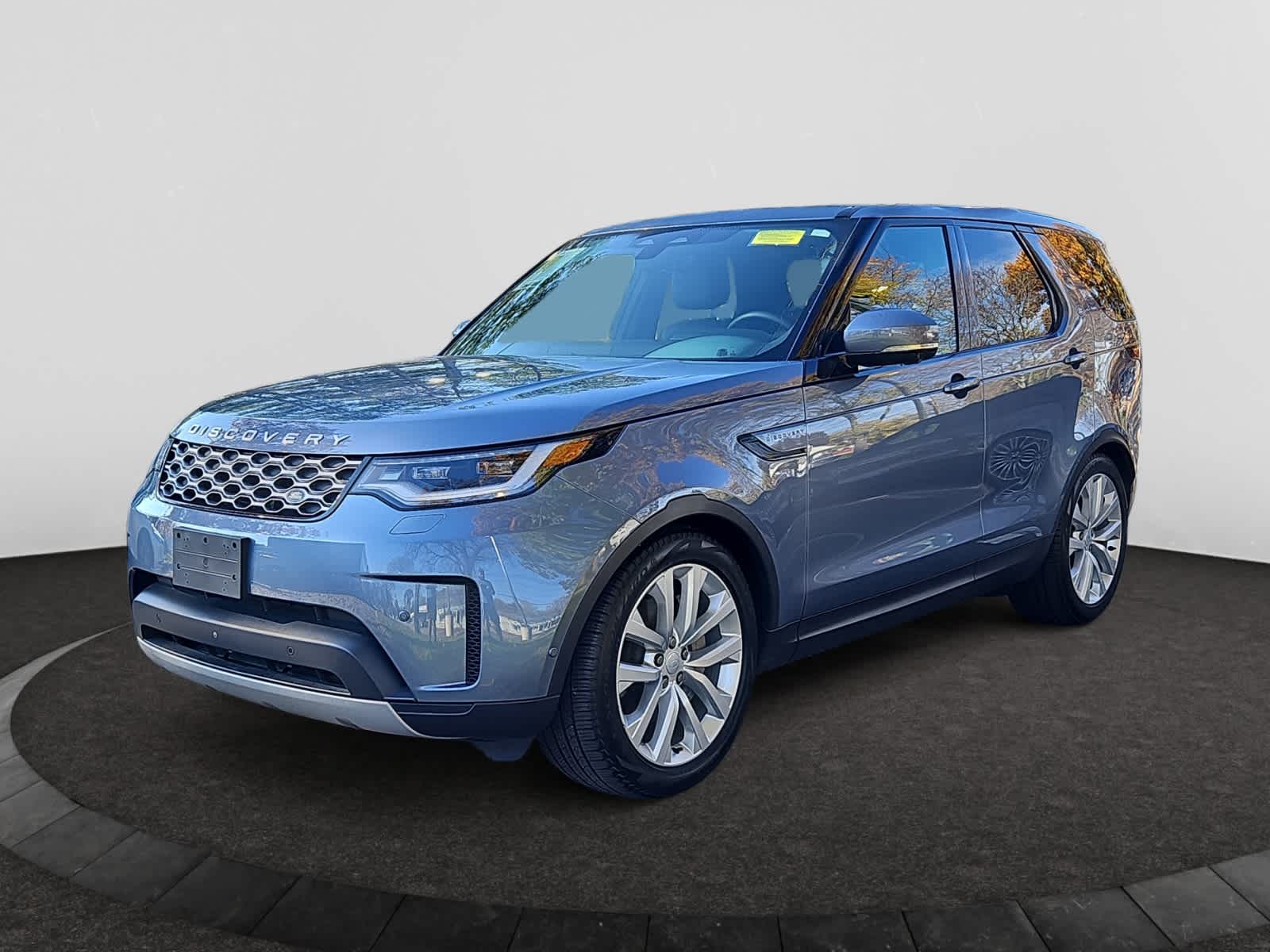 used 2023 Land Rover Discovery car, priced at $45,498