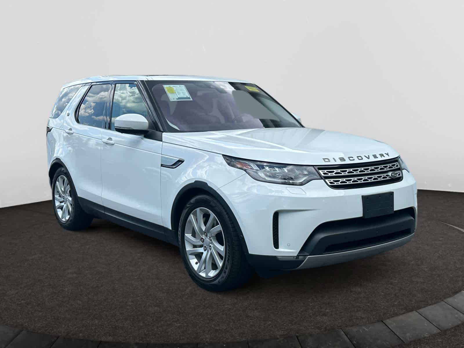 used 2018 Land Rover Discovery car, priced at $19,998