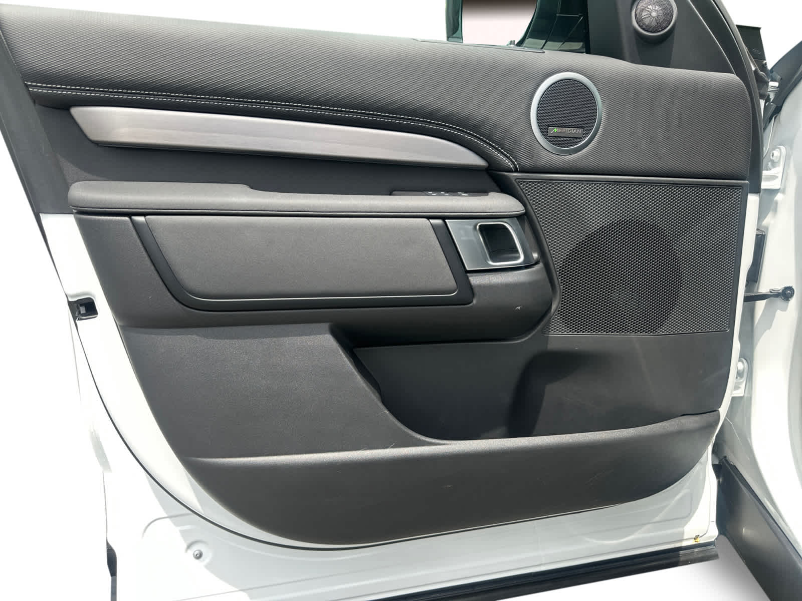 used 2024 Land Rover Discovery car, priced at $61,998