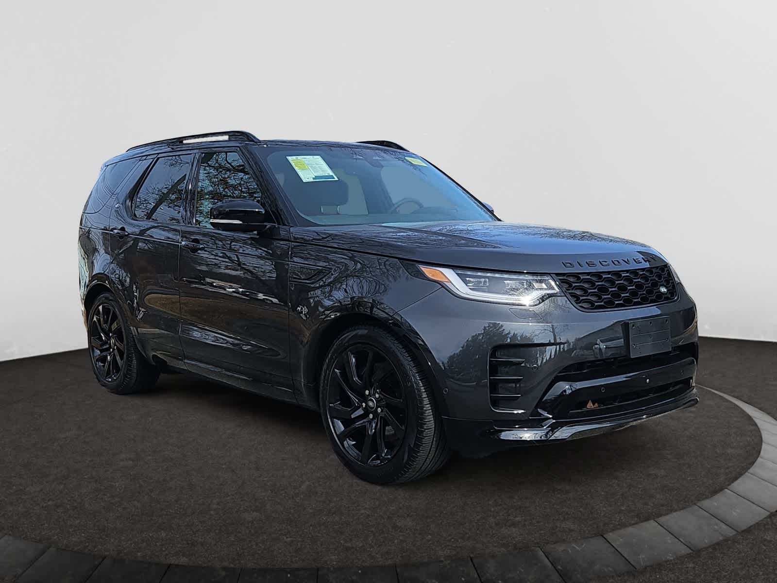 used 2024 Land Rover Discovery car, priced at $64,998