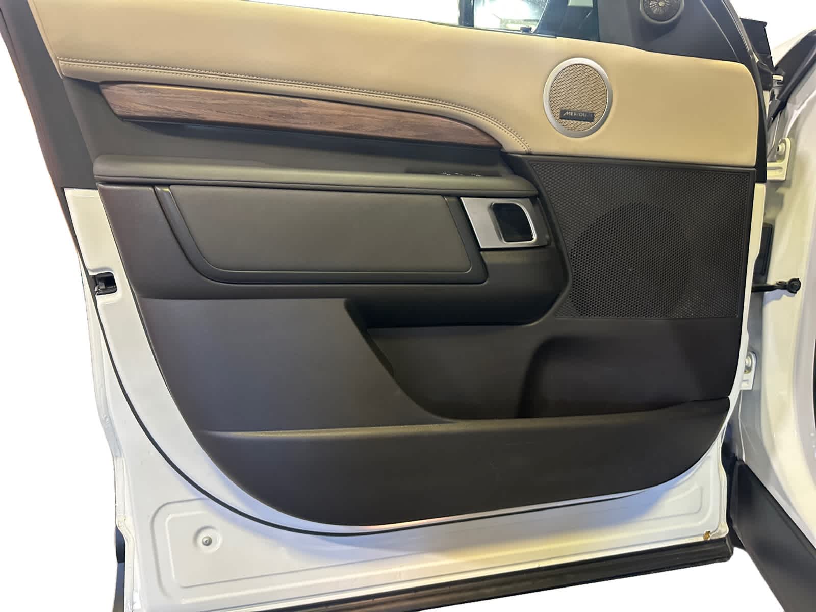 used 2018 Land Rover Discovery car, priced at $19,998