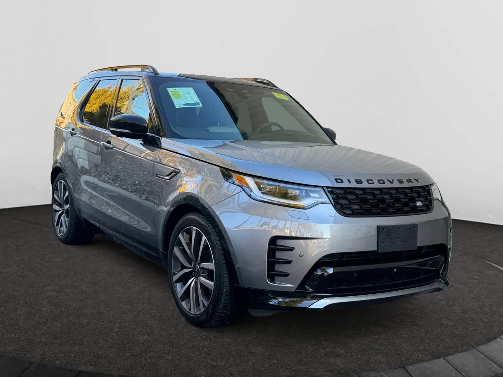 used 2024 Land Rover Discovery car, priced at $63,498