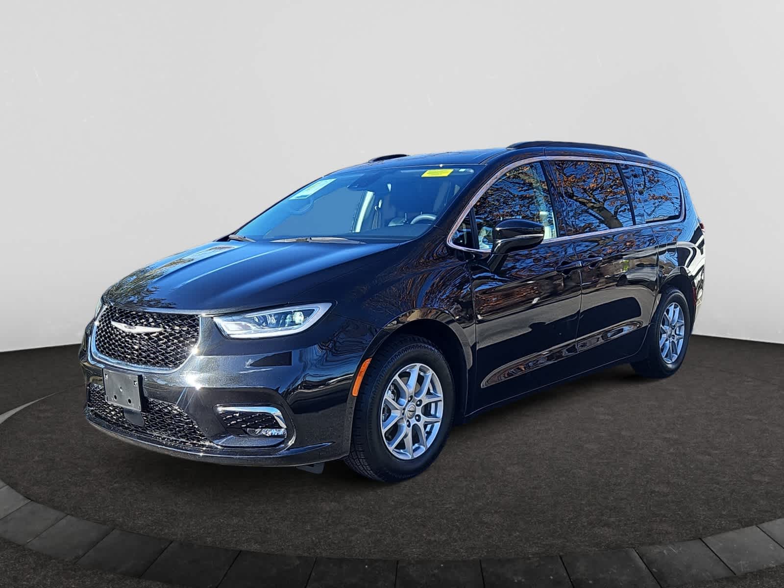 used 2022 Chrysler Pacifica car, priced at $22,498