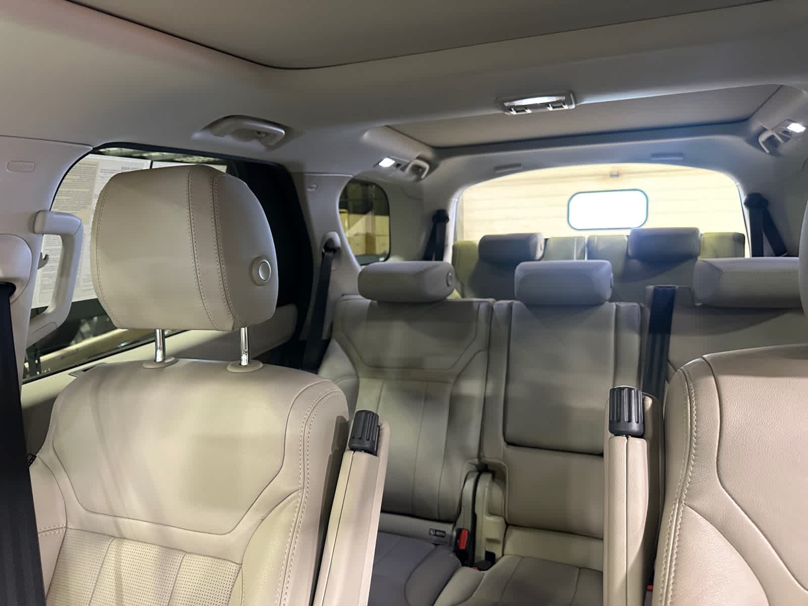 used 2018 Land Rover Discovery car, priced at $19,998