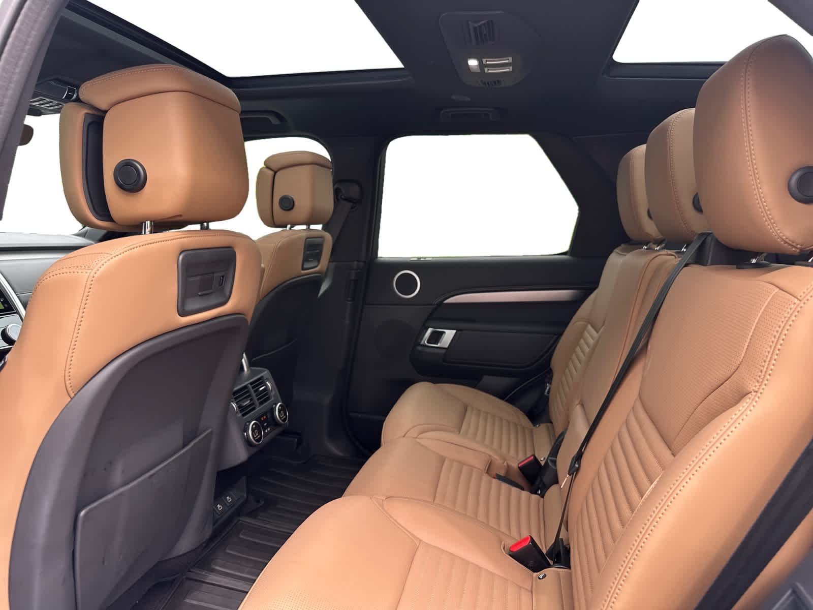 used 2024 Land Rover Discovery car, priced at $63,798