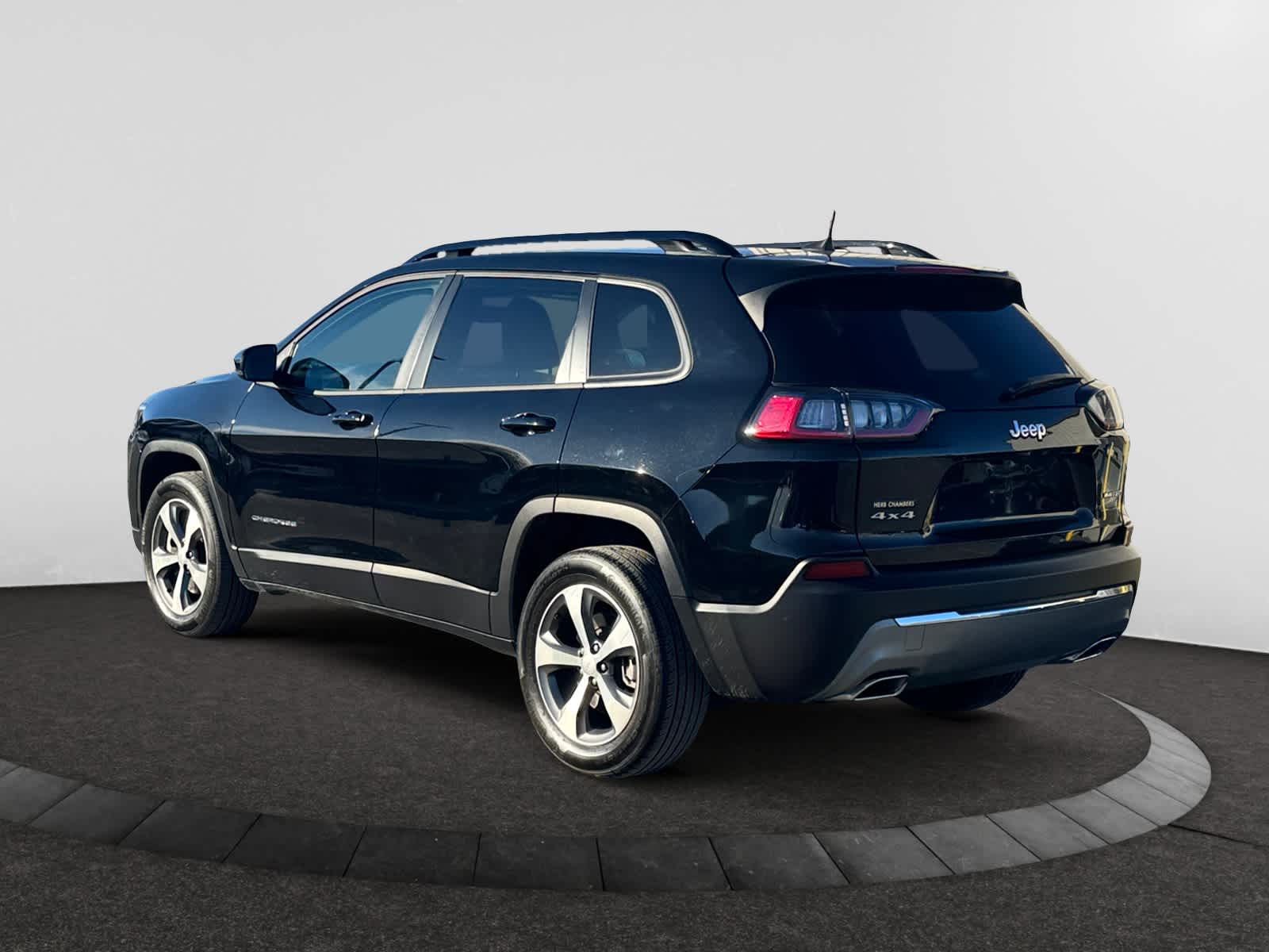 used 2022 Jeep Cherokee car, priced at $25,998