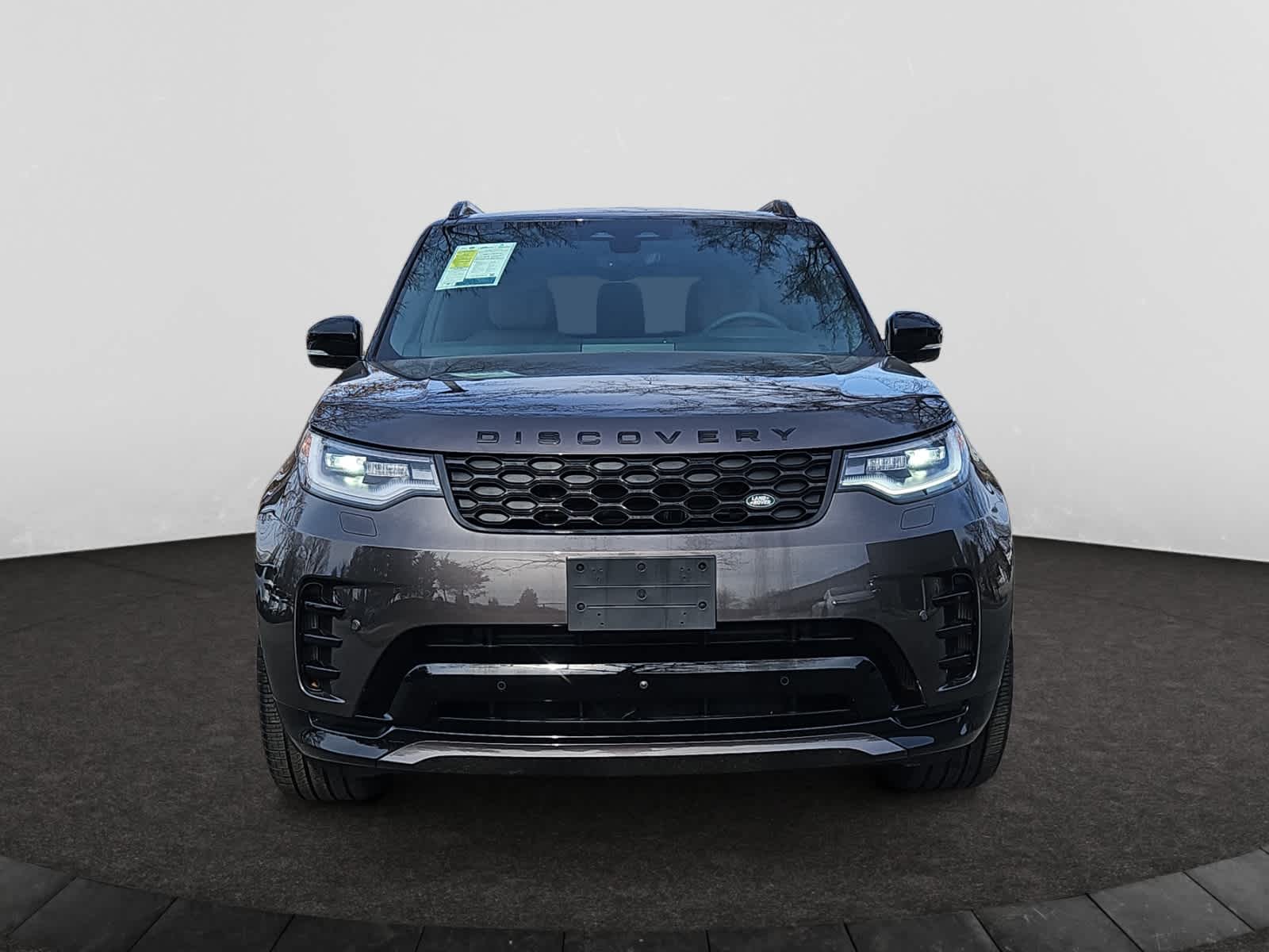 used 2024 Land Rover Discovery car, priced at $68,998