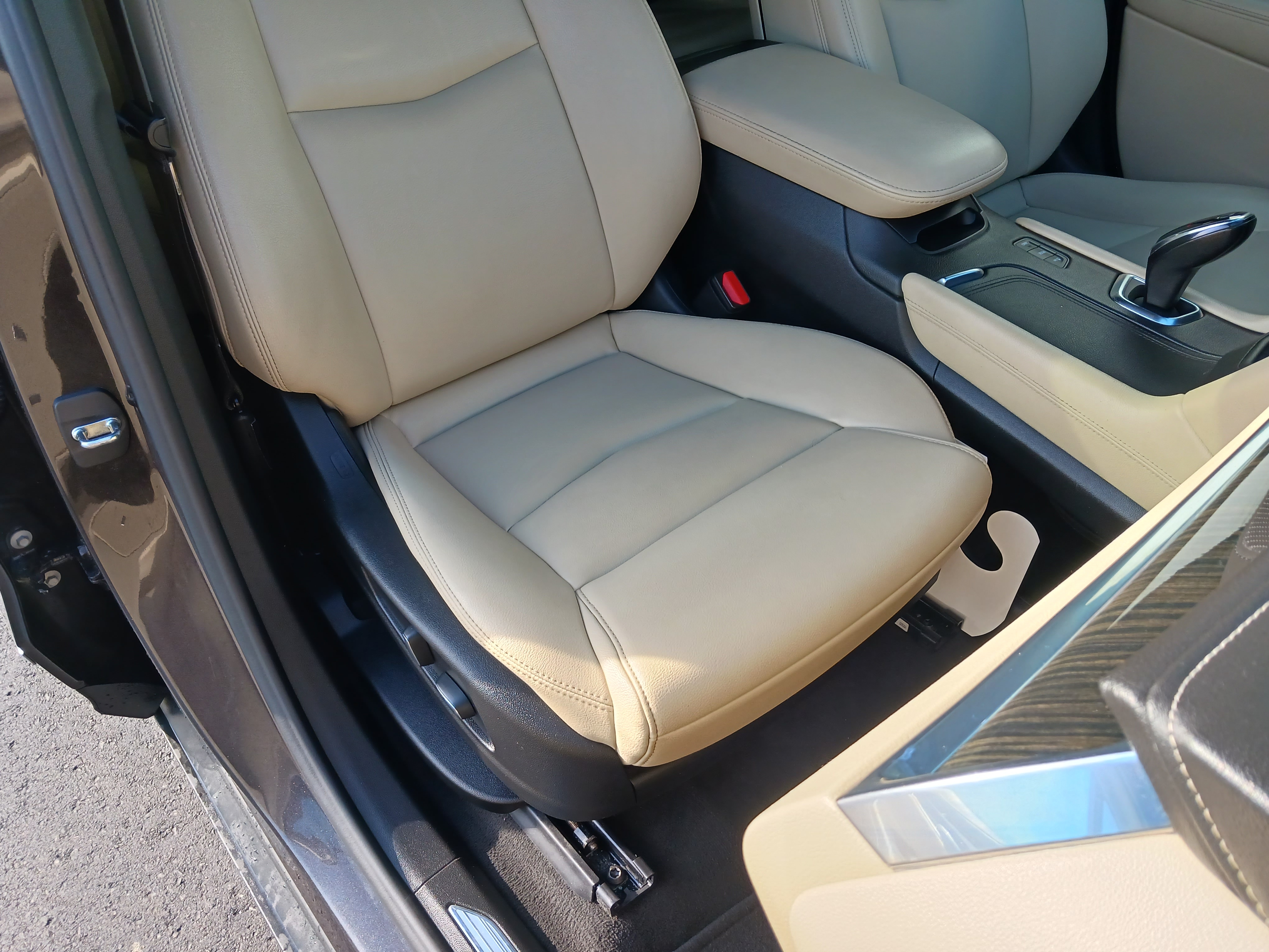 used 2019 Cadillac XT5 car, priced at $25,992