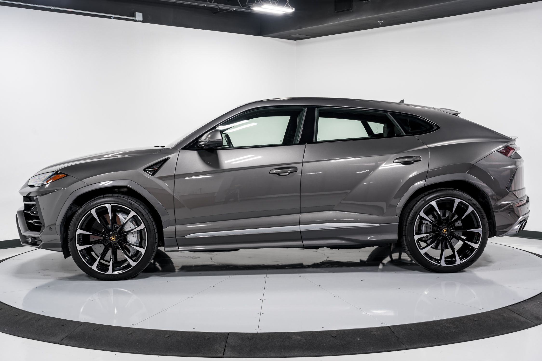 used 2021 Lamborghini Urus car, priced at $209,999