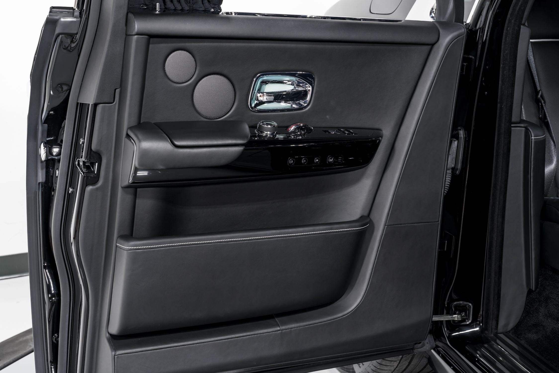 used 2018 Rolls-Royce Phantom car, priced at $319,999
