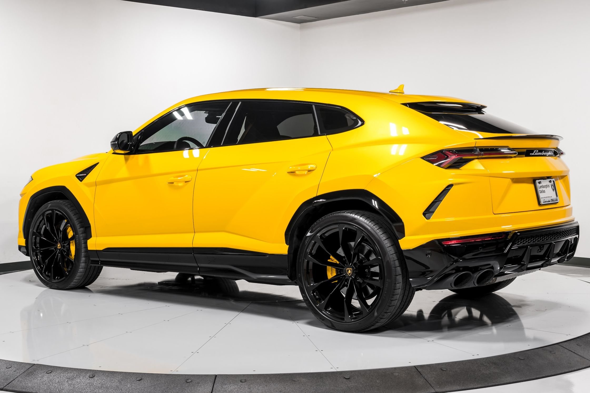used 2022 Lamborghini Urus car, priced at $239,999