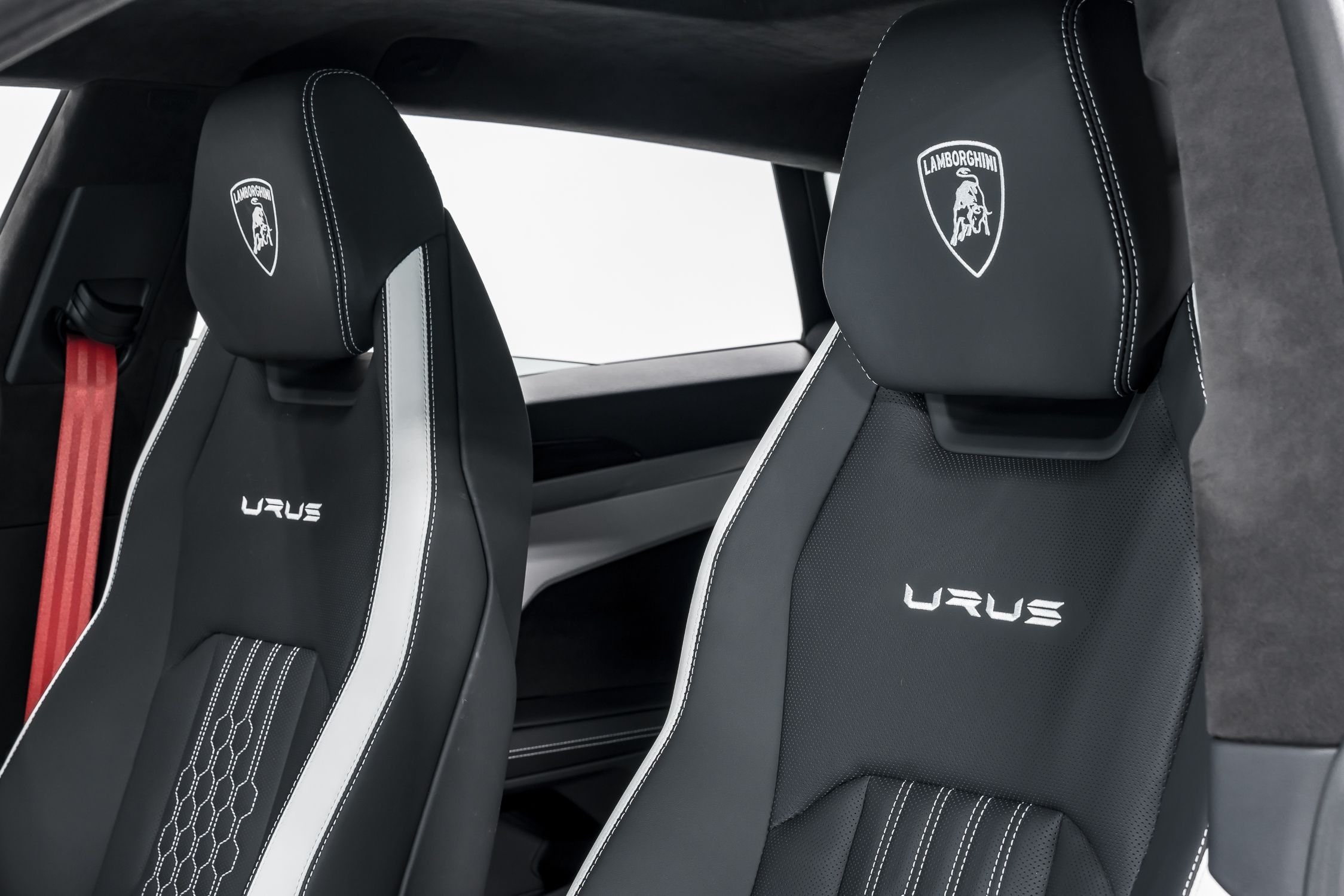 used 2023 Lamborghini Urus S car, priced at $304,999