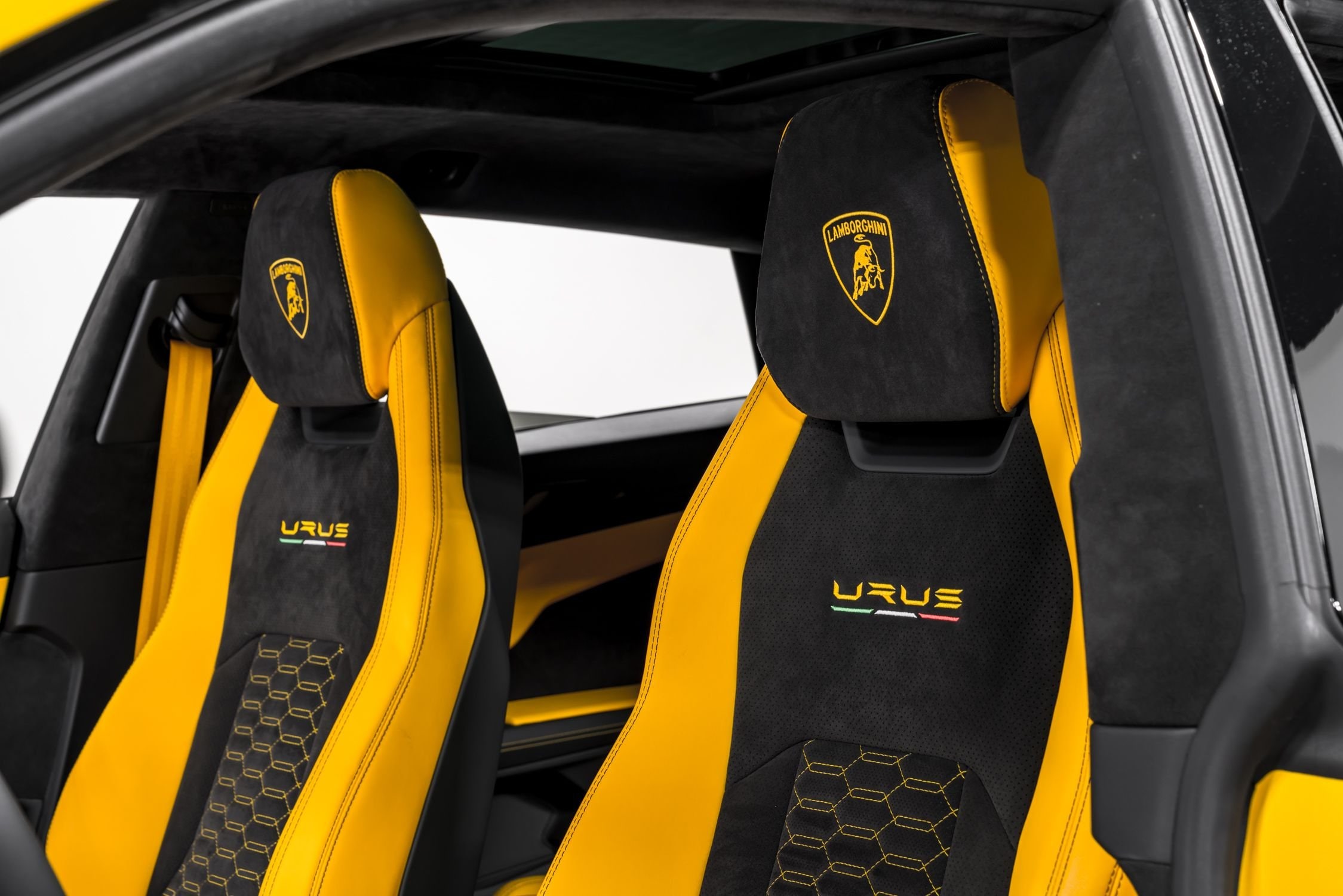 used 2022 Lamborghini Urus car, priced at $252,999