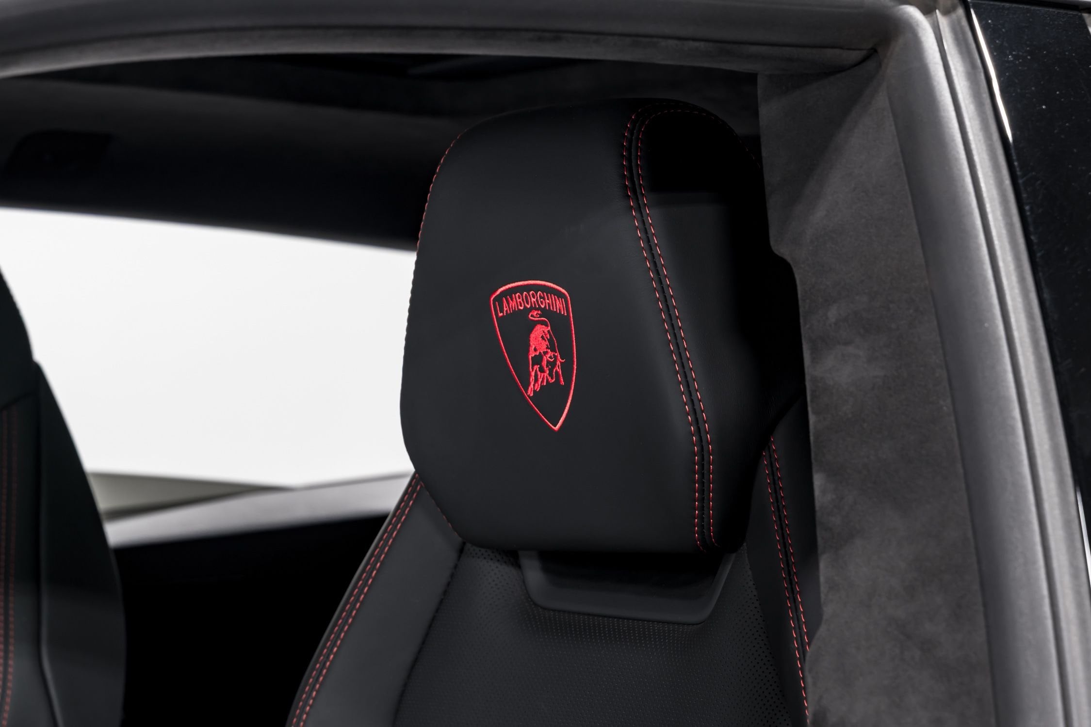 used 2024 Lamborghini Urus S car, priced at $274,999