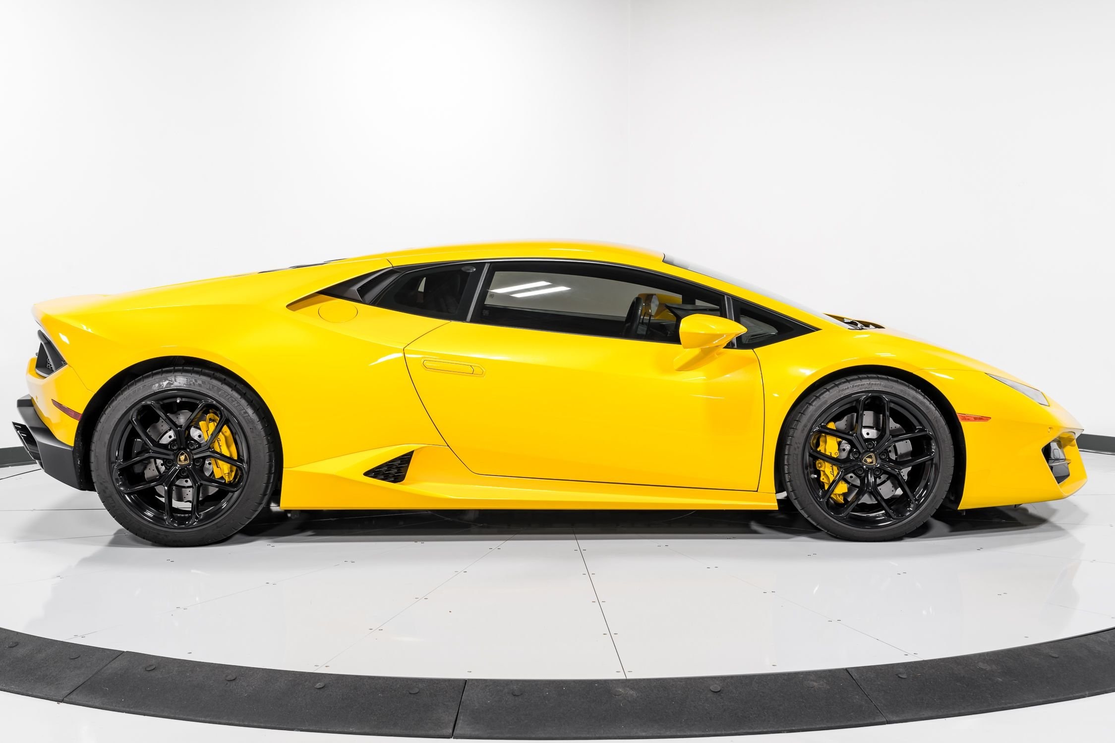 used 2018 Lamborghini Huracan LP580-2 car, priced at $219,999