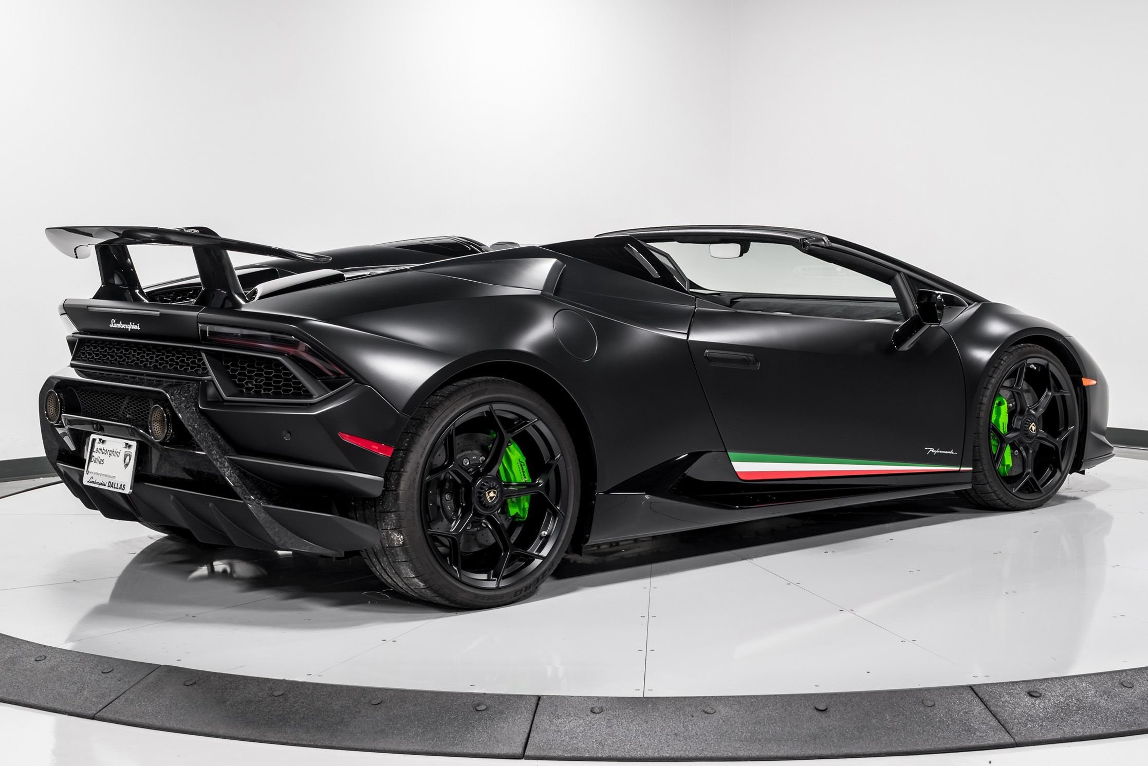 used 2019 Lamborghini Huracan Performante Spyder car, priced at $339,999