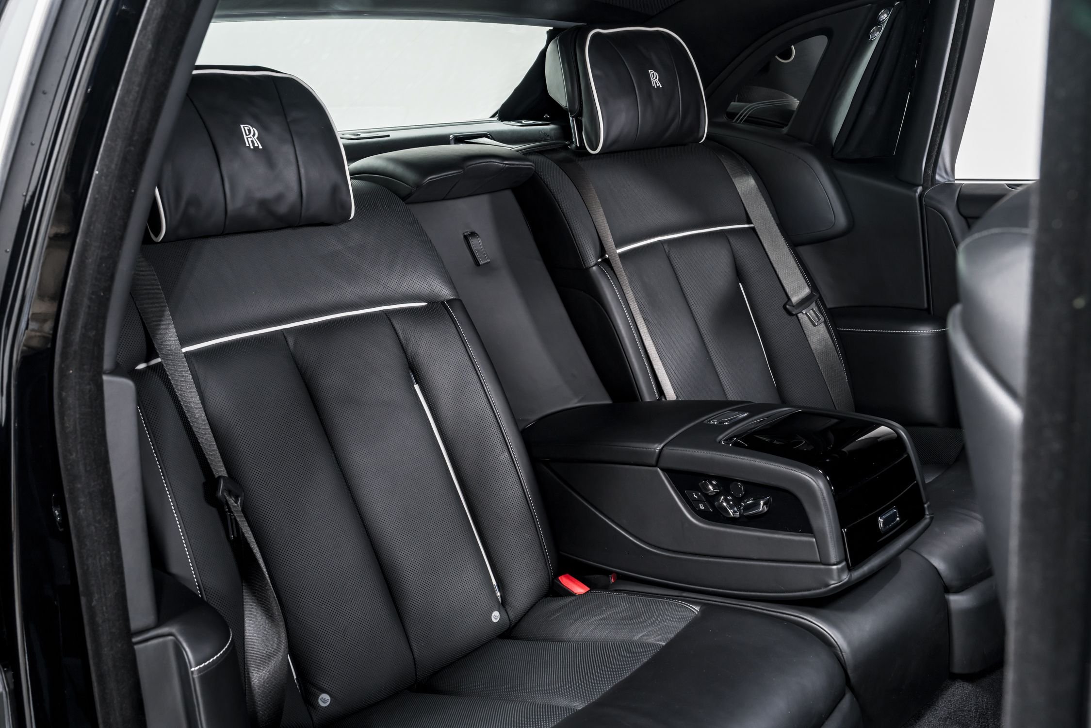 used 2018 Rolls-Royce Phantom car, priced at $319,999