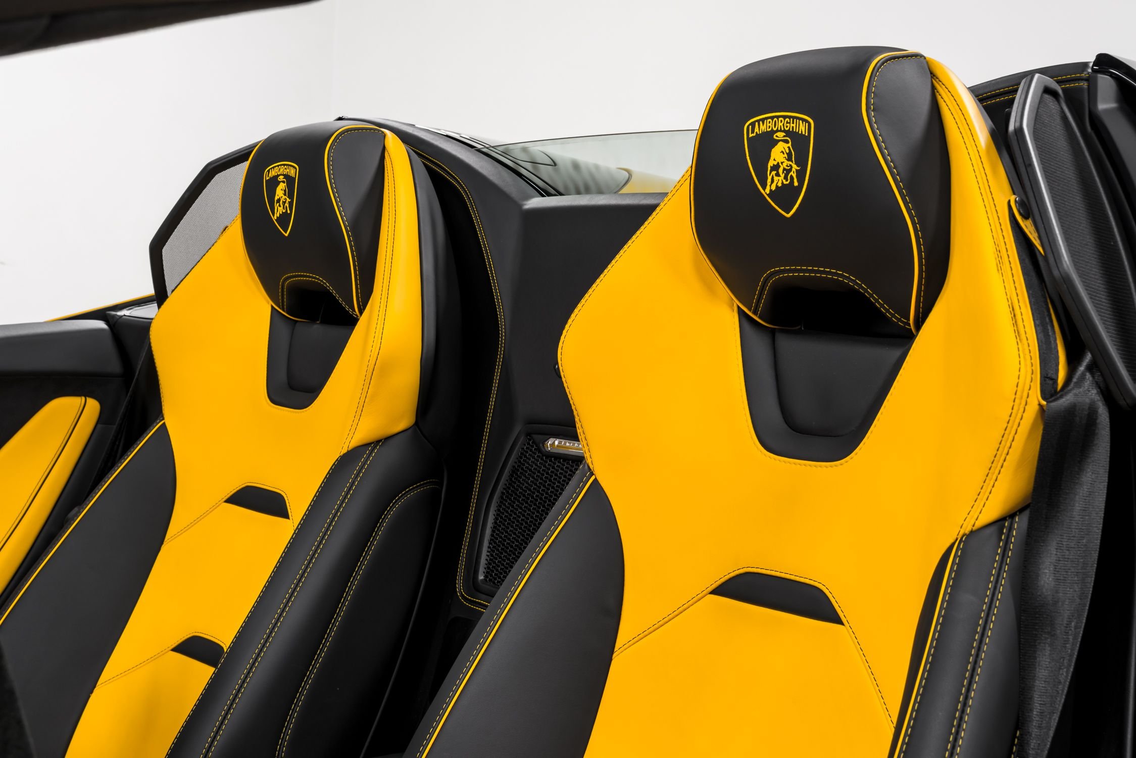 used 2023 Lamborghini Huracan EVO-2 Spyder car, priced at $319,999