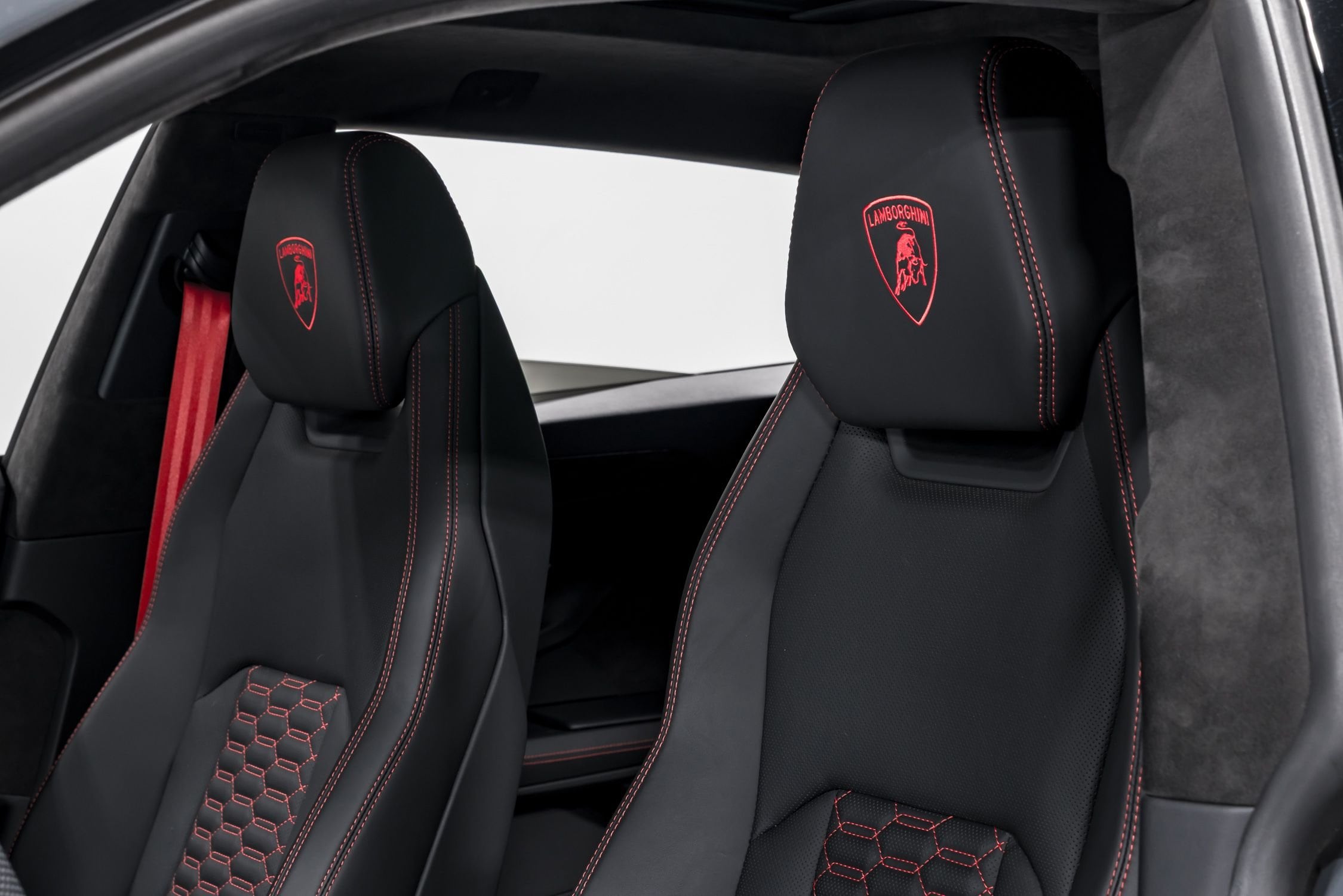 used 2024 Lamborghini Urus S car, priced at $274,999