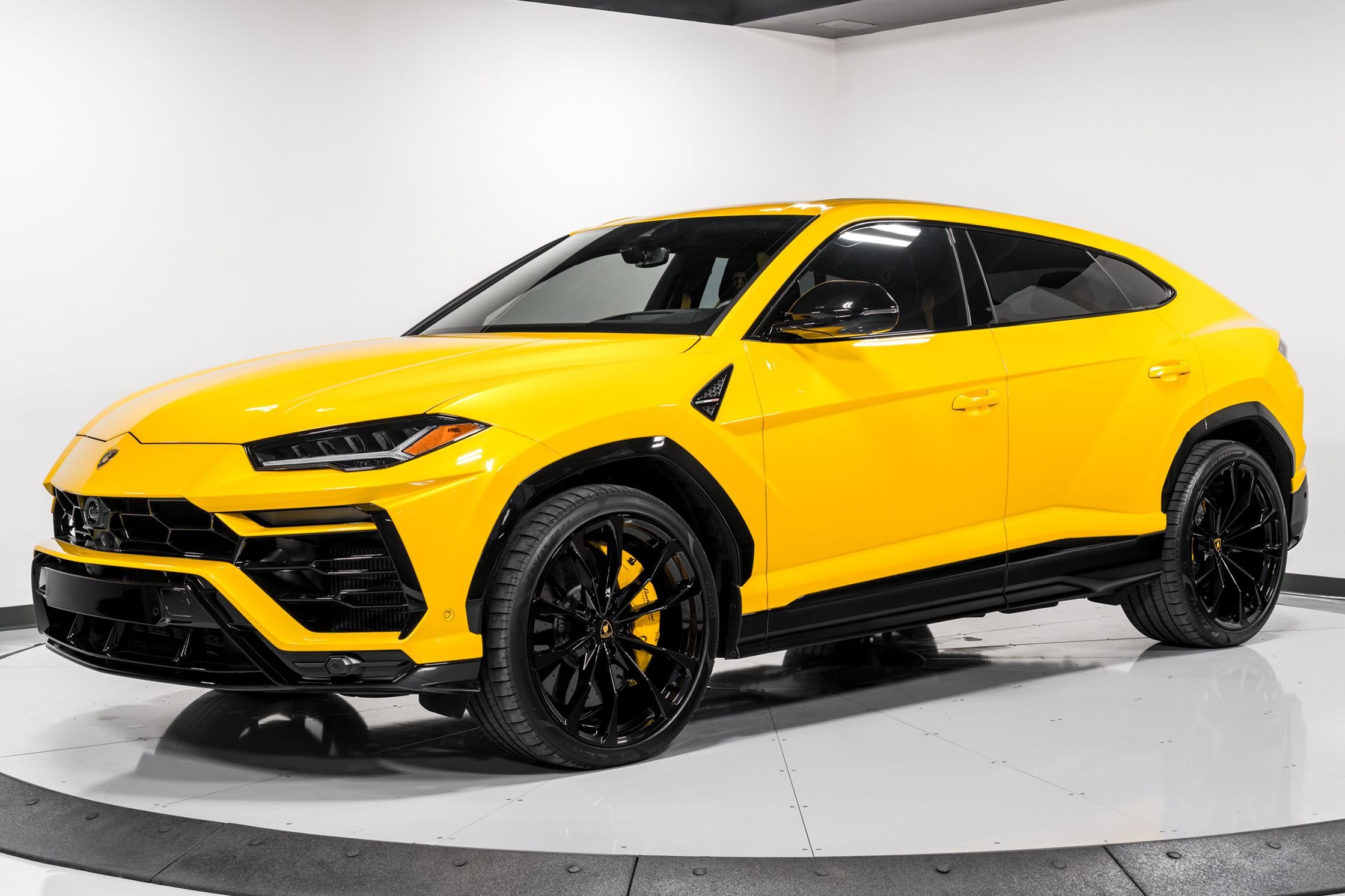 used 2022 Lamborghini Urus car, priced at $239,999