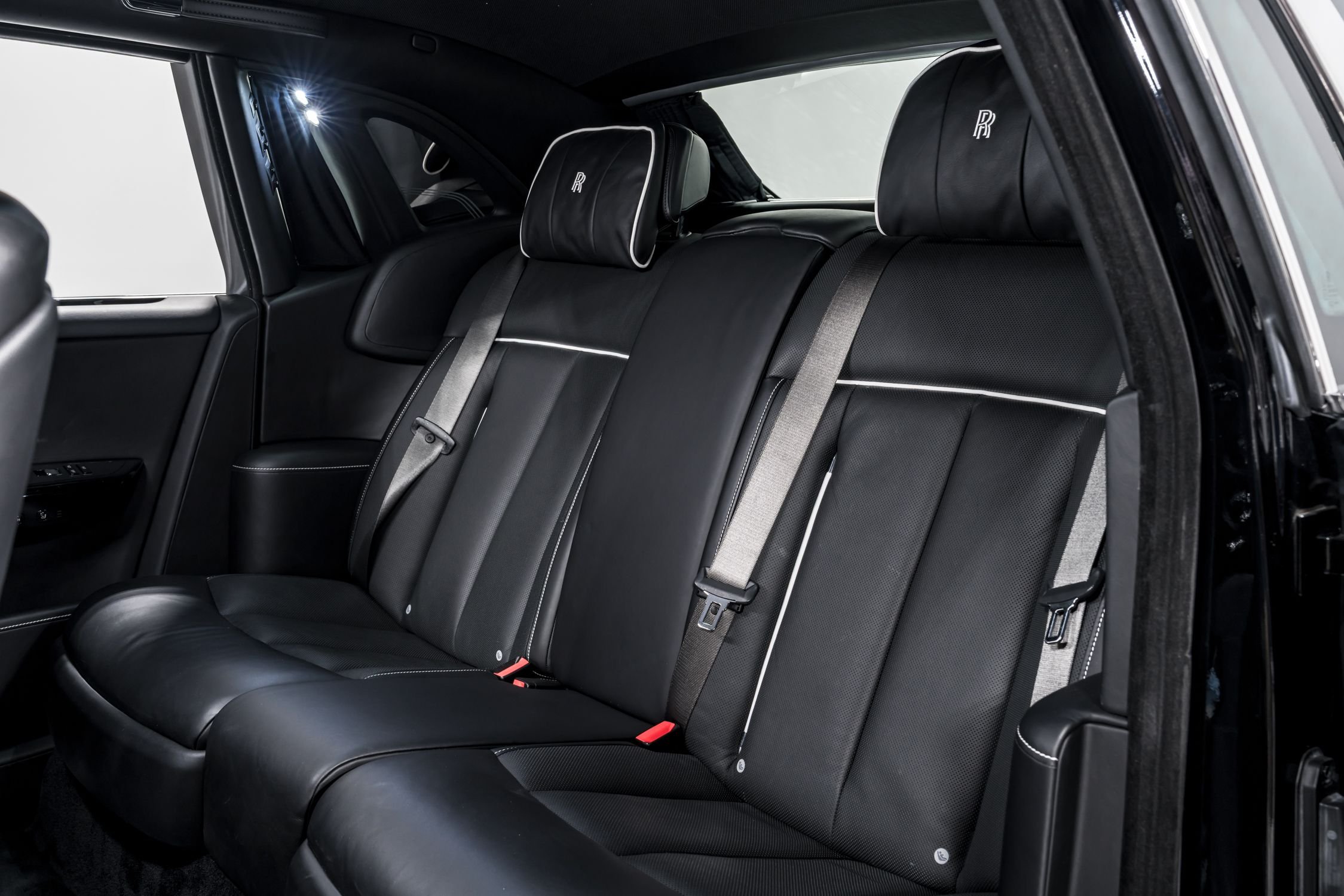 used 2018 Rolls-Royce Phantom car, priced at $319,999