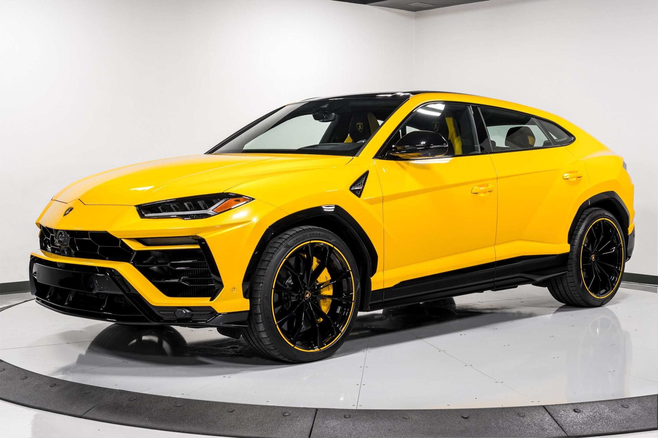 used 2021 Lamborghini Urus car, priced at $219,999