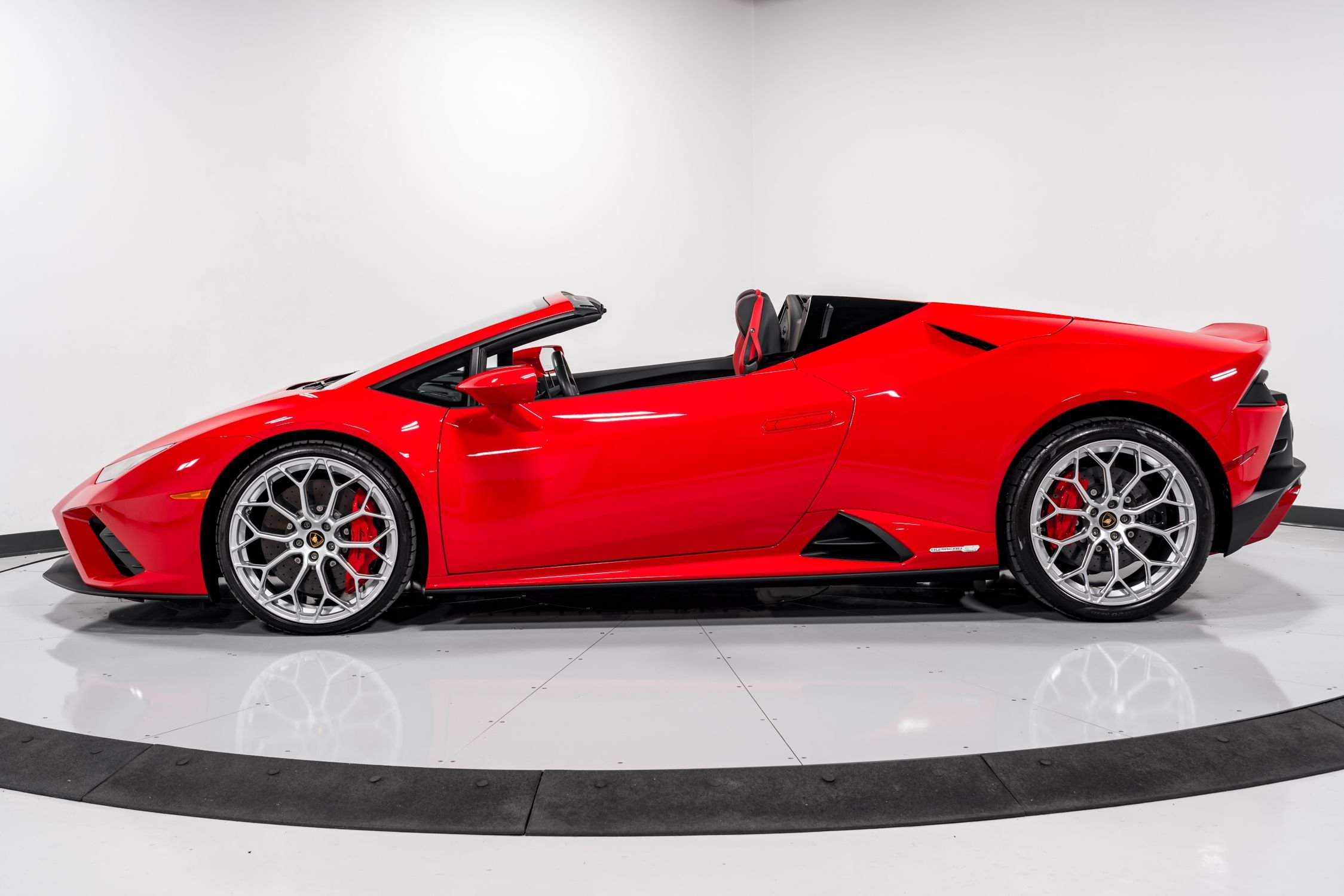 used 2023 Lamborghini Huracan EVO Spyder car, priced at $324,999