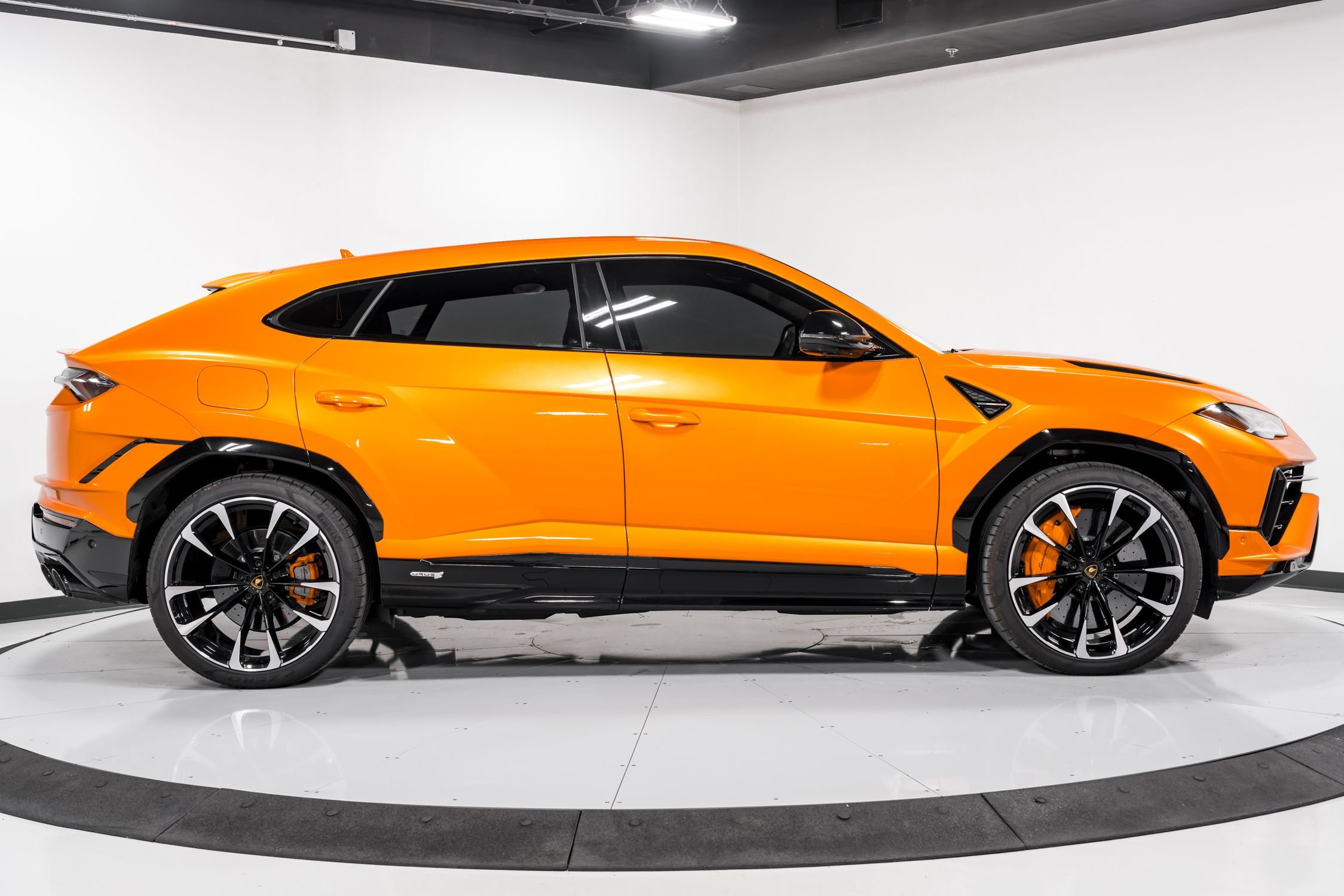 used 2024 Lamborghini Urus S car, priced at $269,999