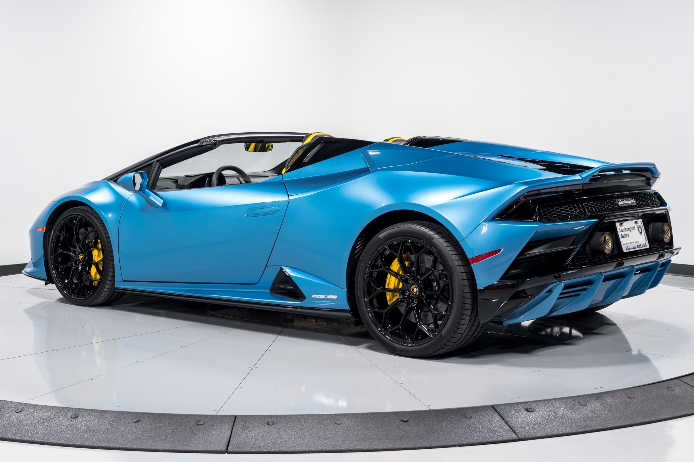 used 2024 Lamborghini Huracan Evo Spyder AWD car, priced at $389,999