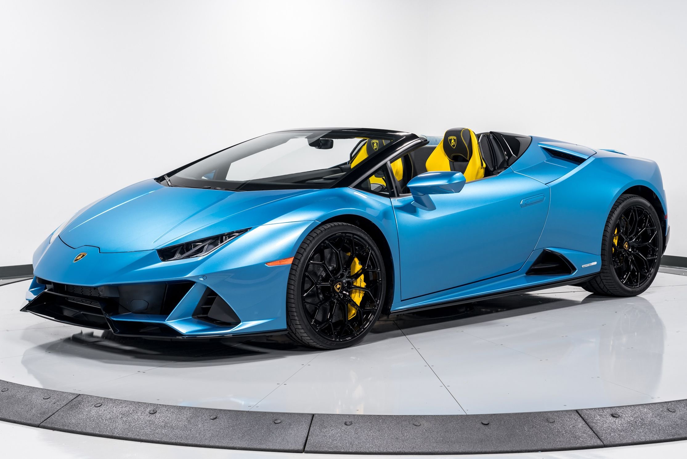 used 2024 Lamborghini Huracan Evo Spyder AWD car, priced at $389,999