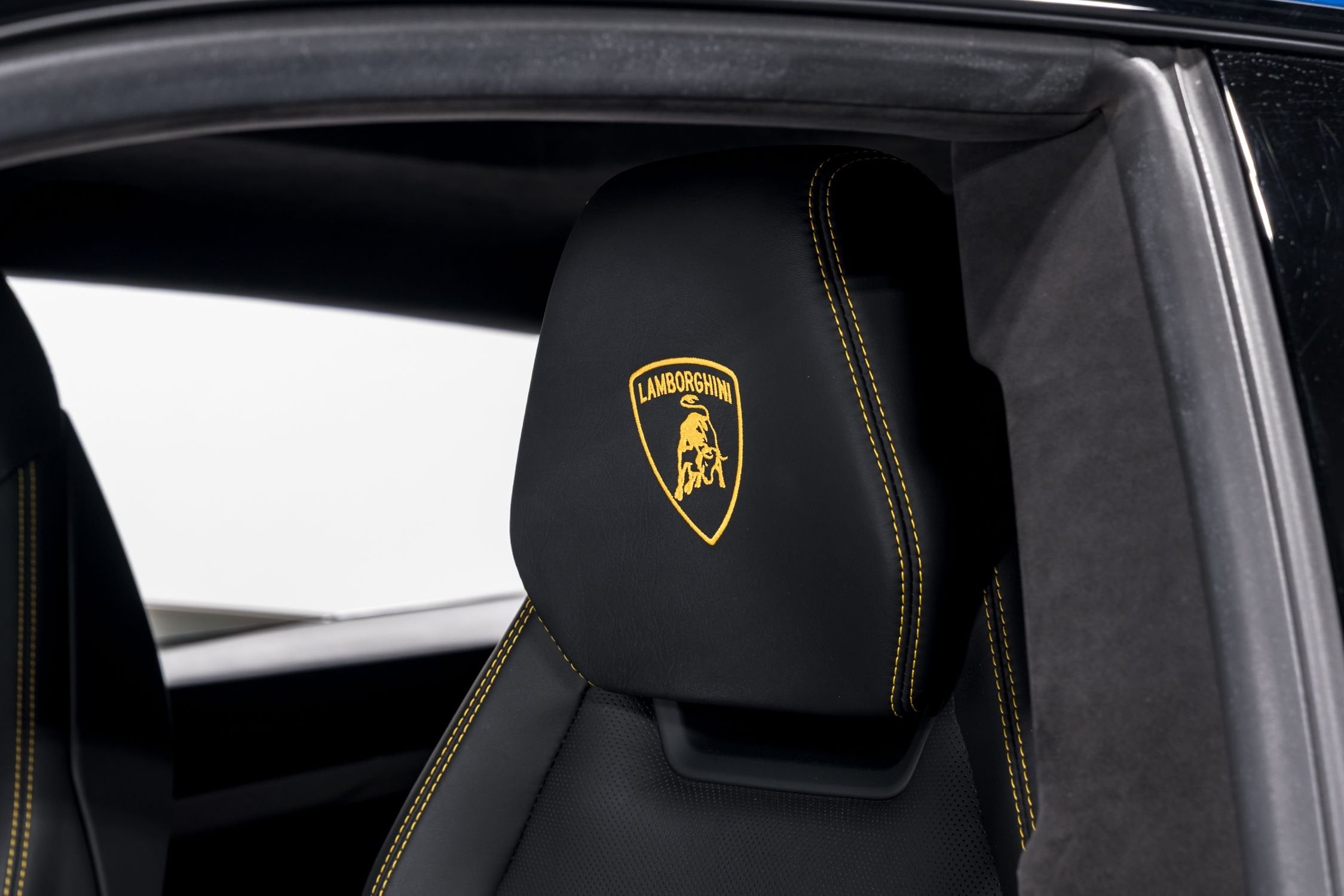 used 2021 Lamborghini Urus car, priced at $209,999
