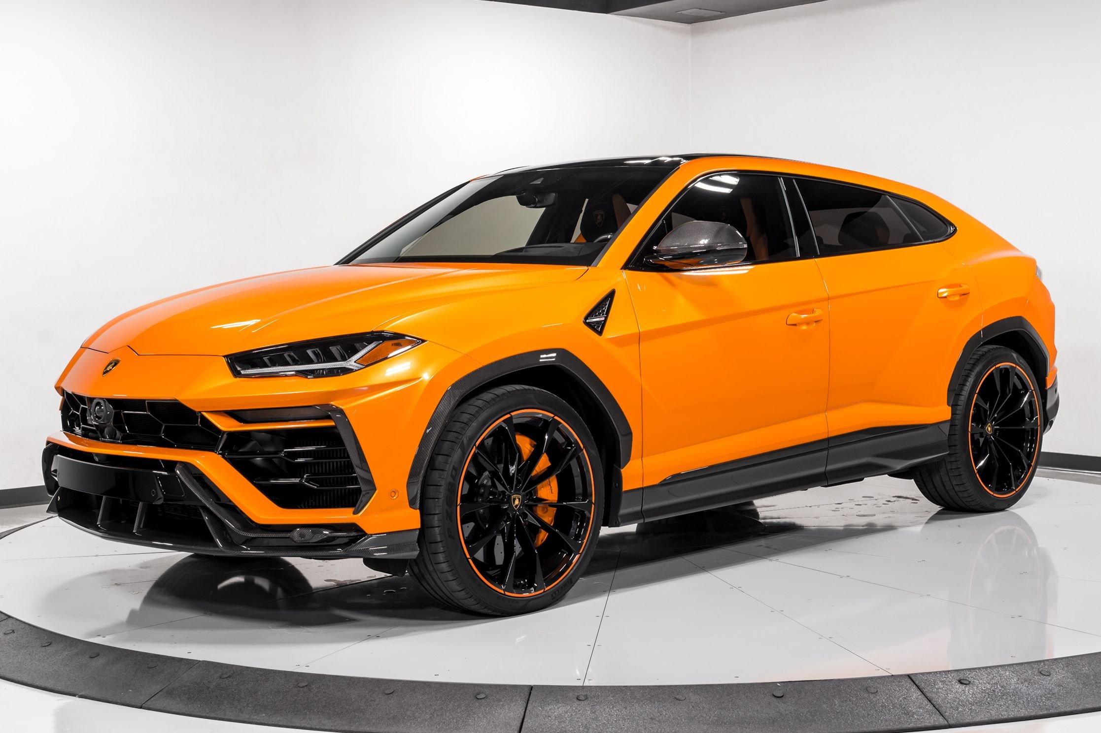 used 2022 Lamborghini Urus car, priced at $234,999