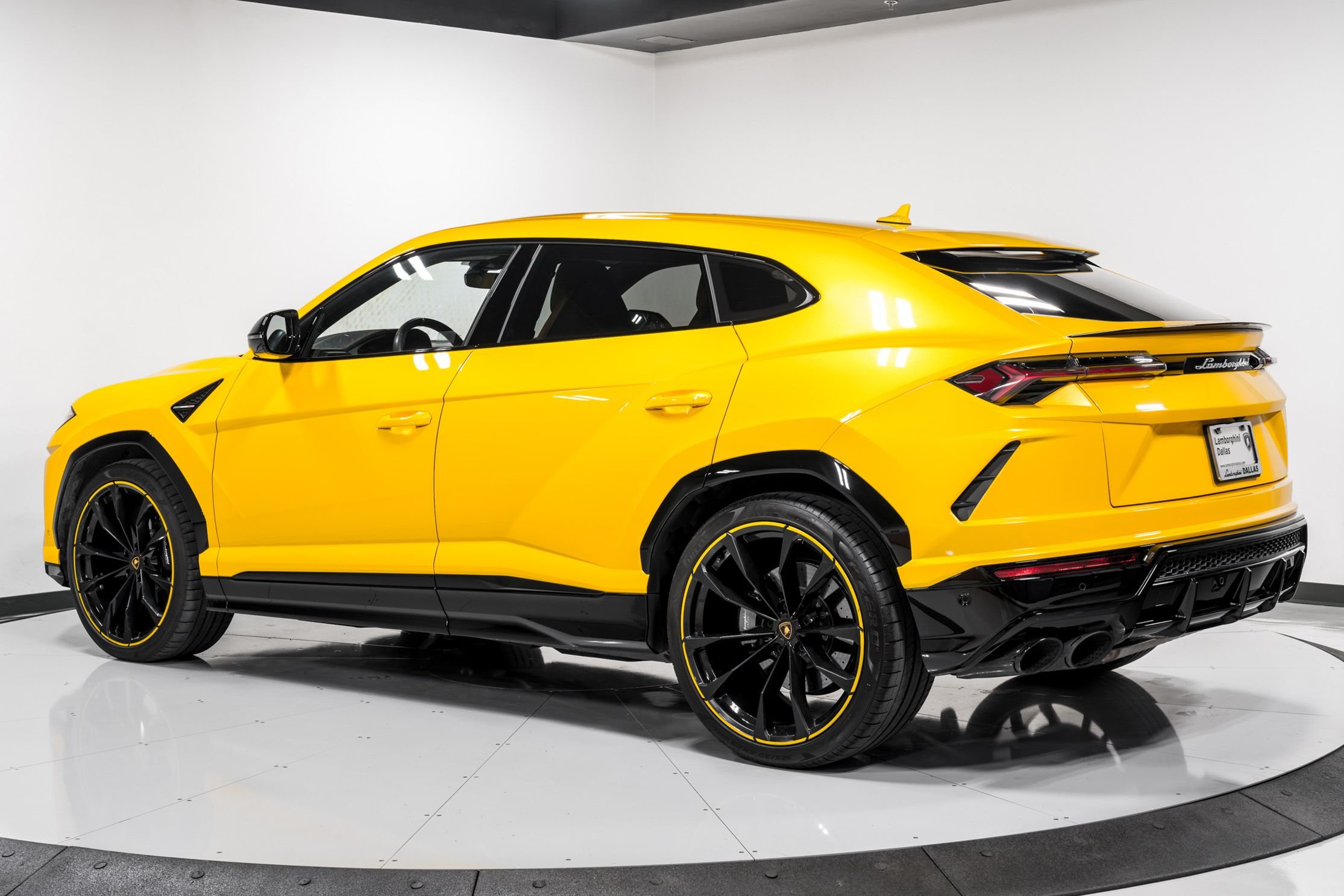 used 2022 Lamborghini Urus car, priced at $224,999