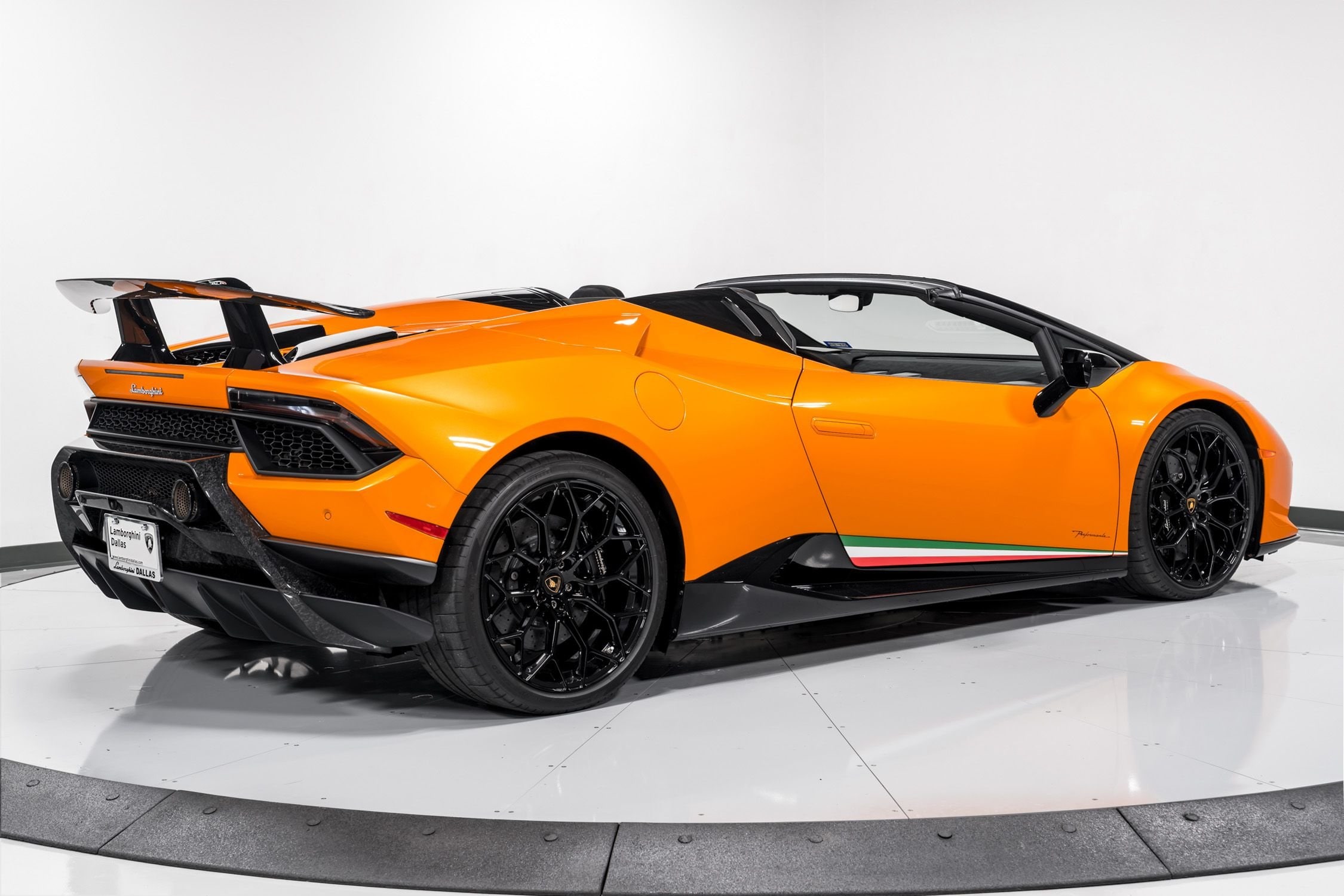 used 2019 Lamborghini Huracan Performante Spyder car, priced at $319,999