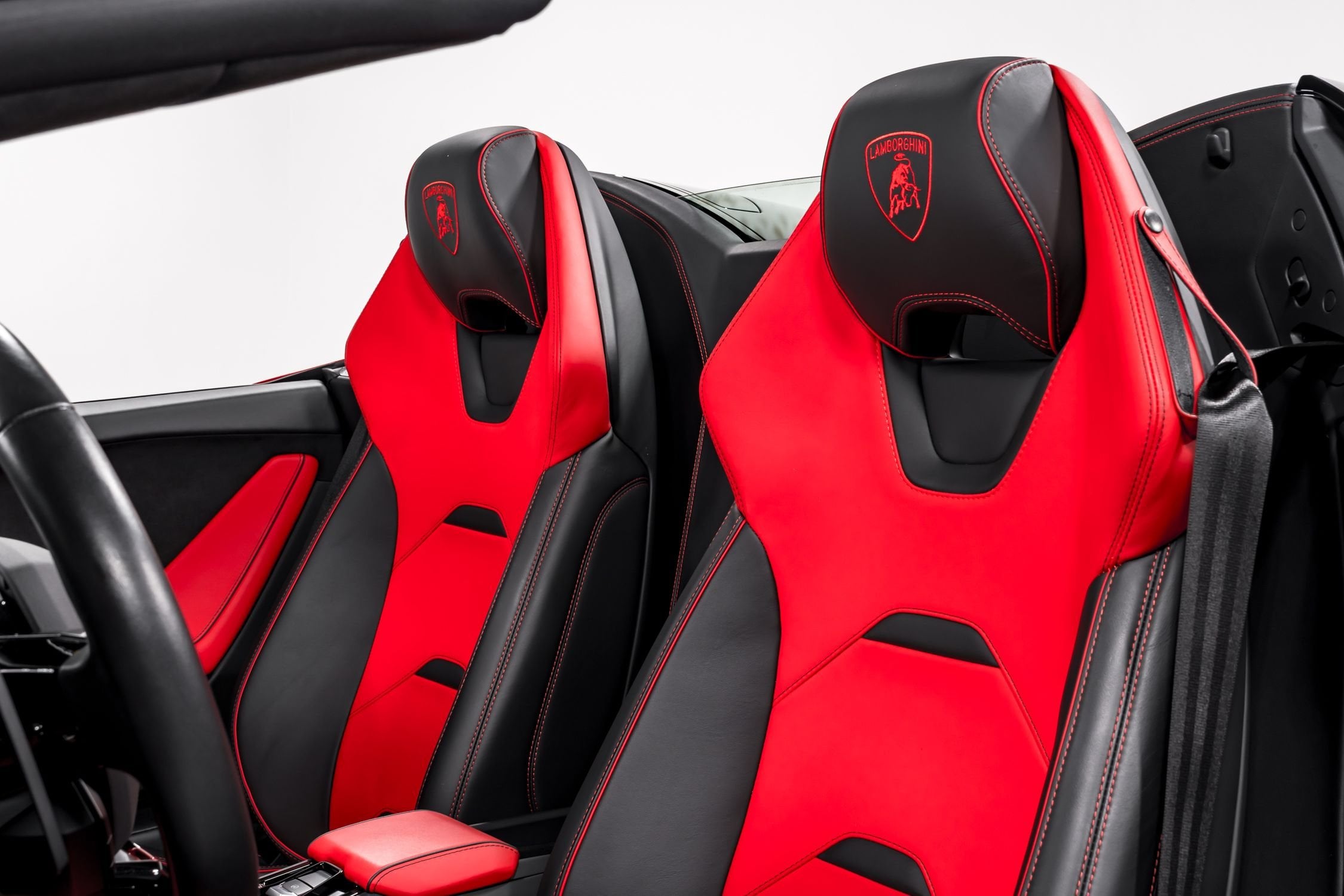used 2023 Lamborghini Huracan EVO Spyder car, priced at $324,999