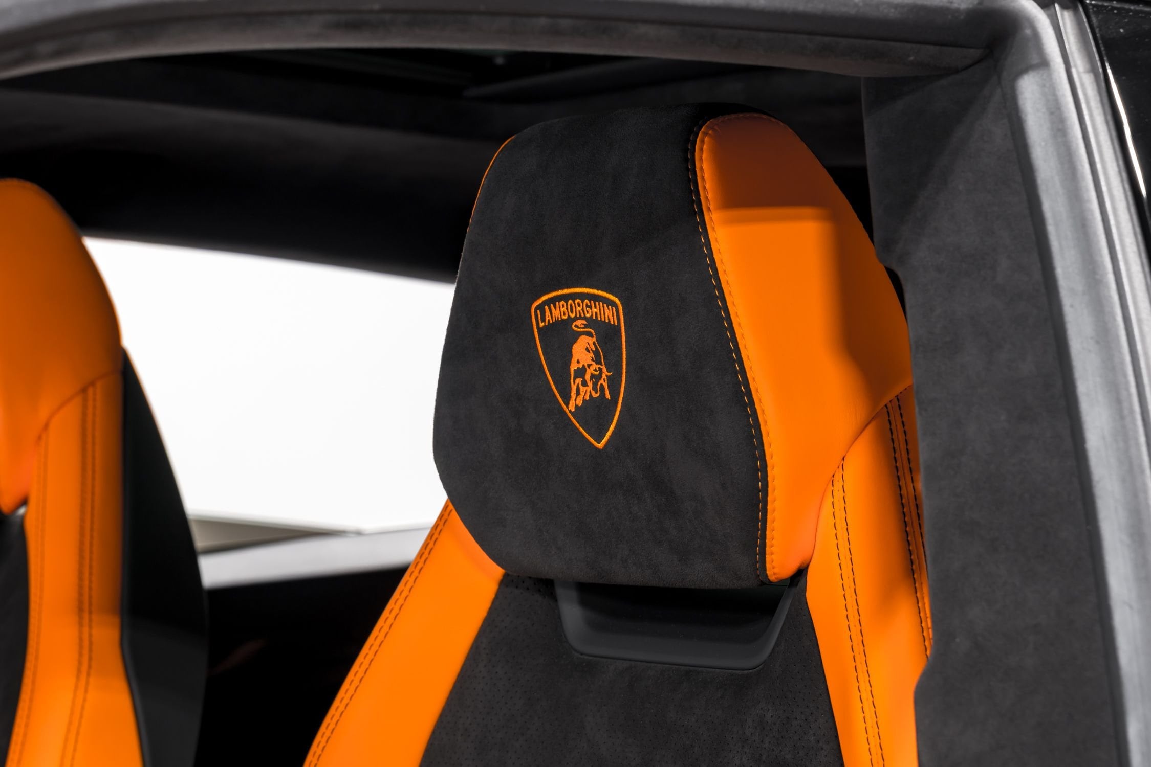 used 2022 Lamborghini Urus car, priced at $234,999