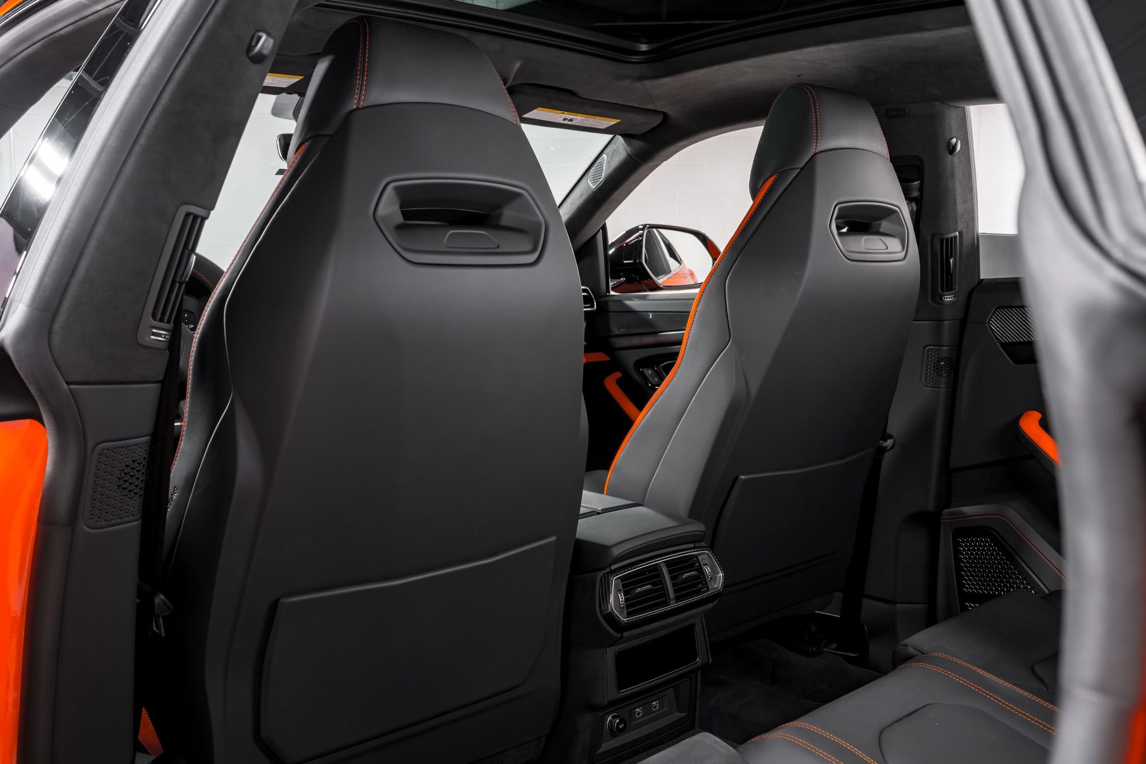 used 2025 Lamborghini Urus SE car, priced at $339,999