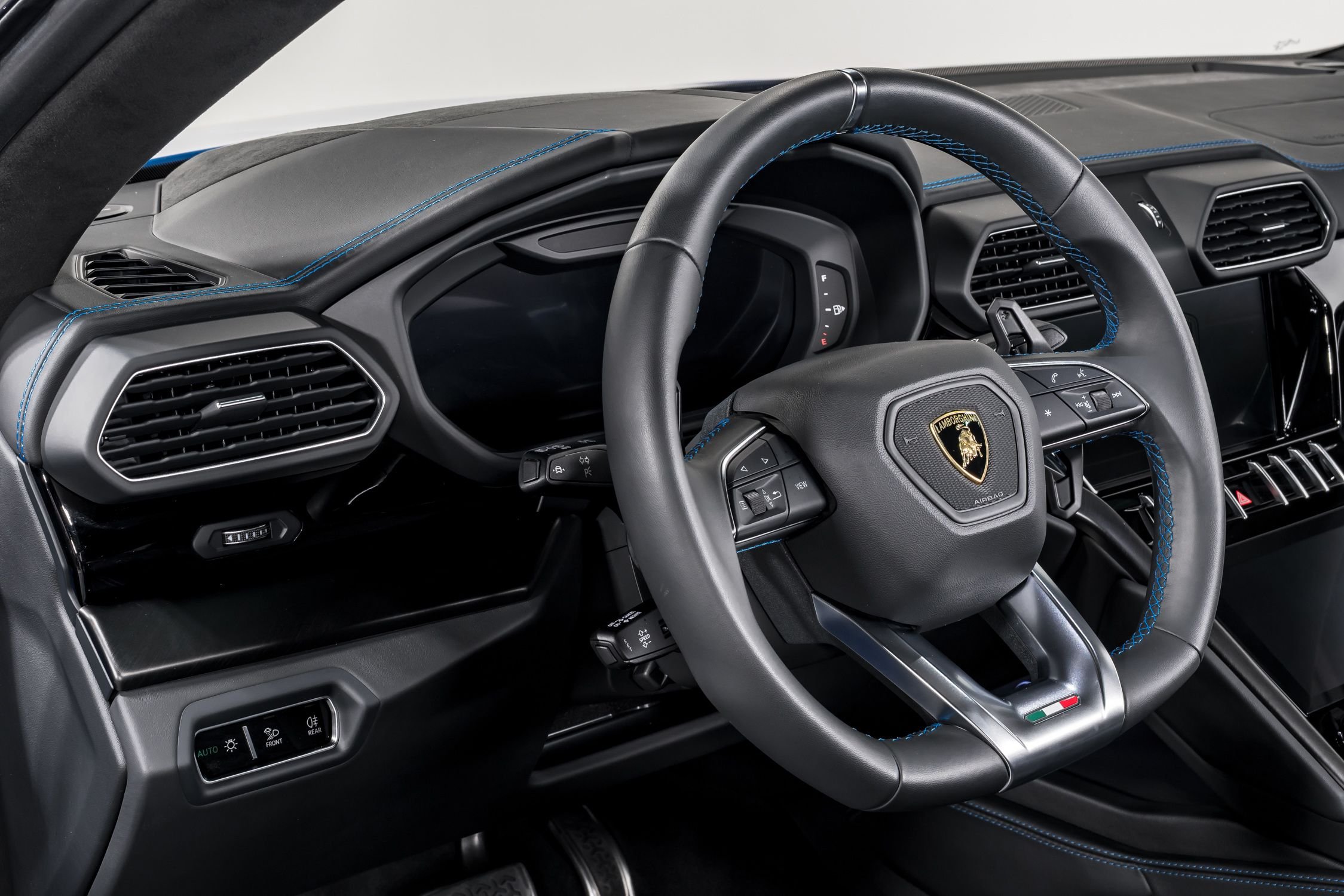 used 2024 Lamborghini Urus S car, priced at $259,999