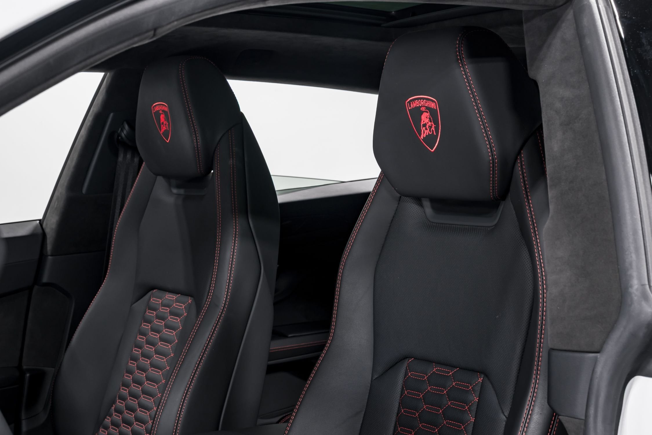 used 2022 Lamborghini Urus car, priced at $239,999