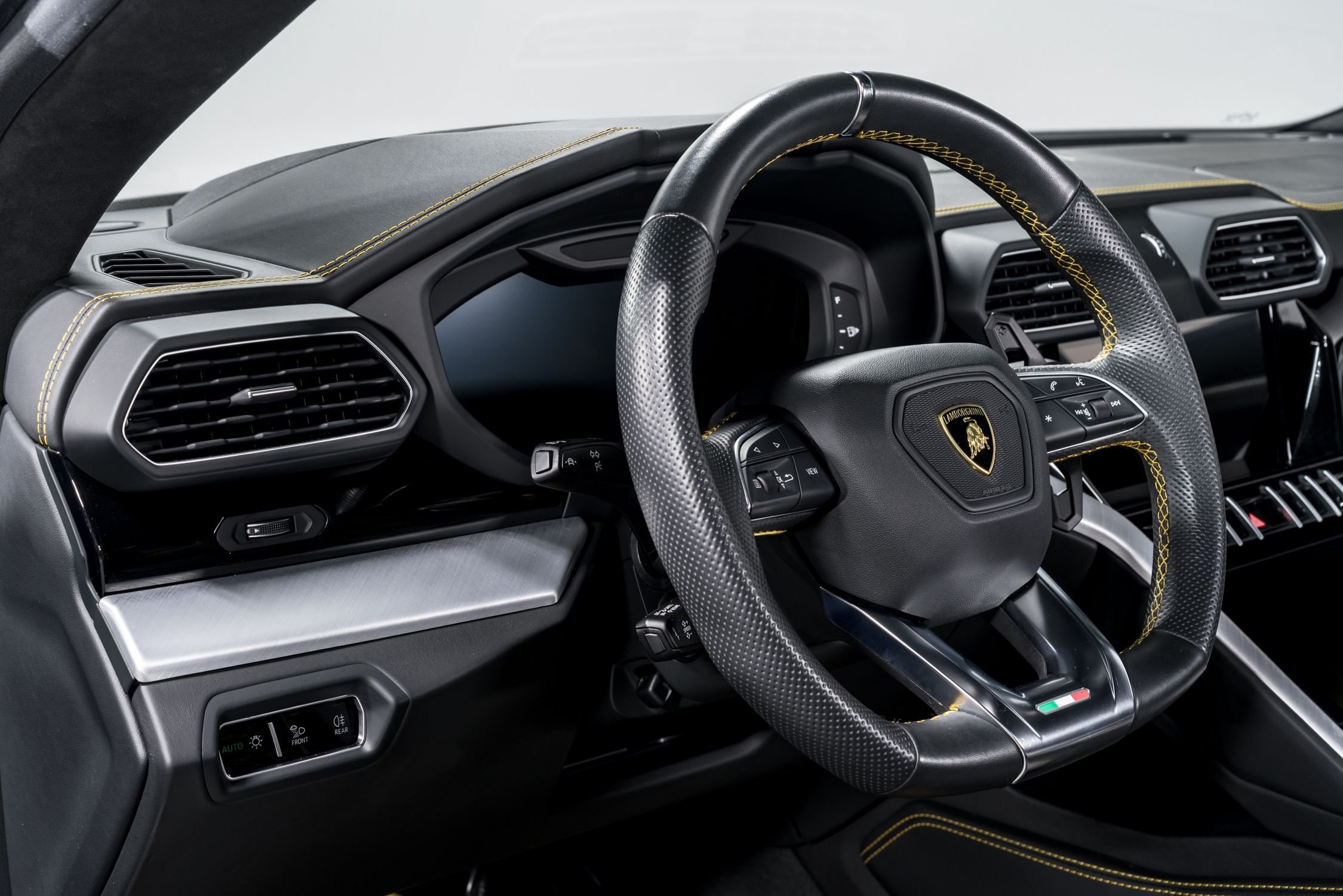 used 2021 Lamborghini Urus car, priced at $209,999