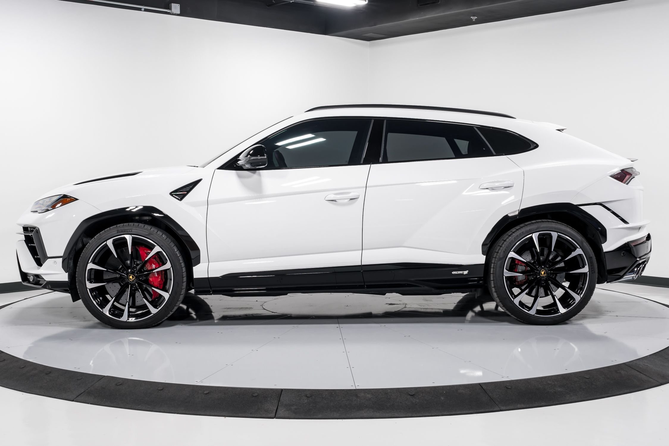 used 2024 Lamborghini Urus S car, priced at $279,999