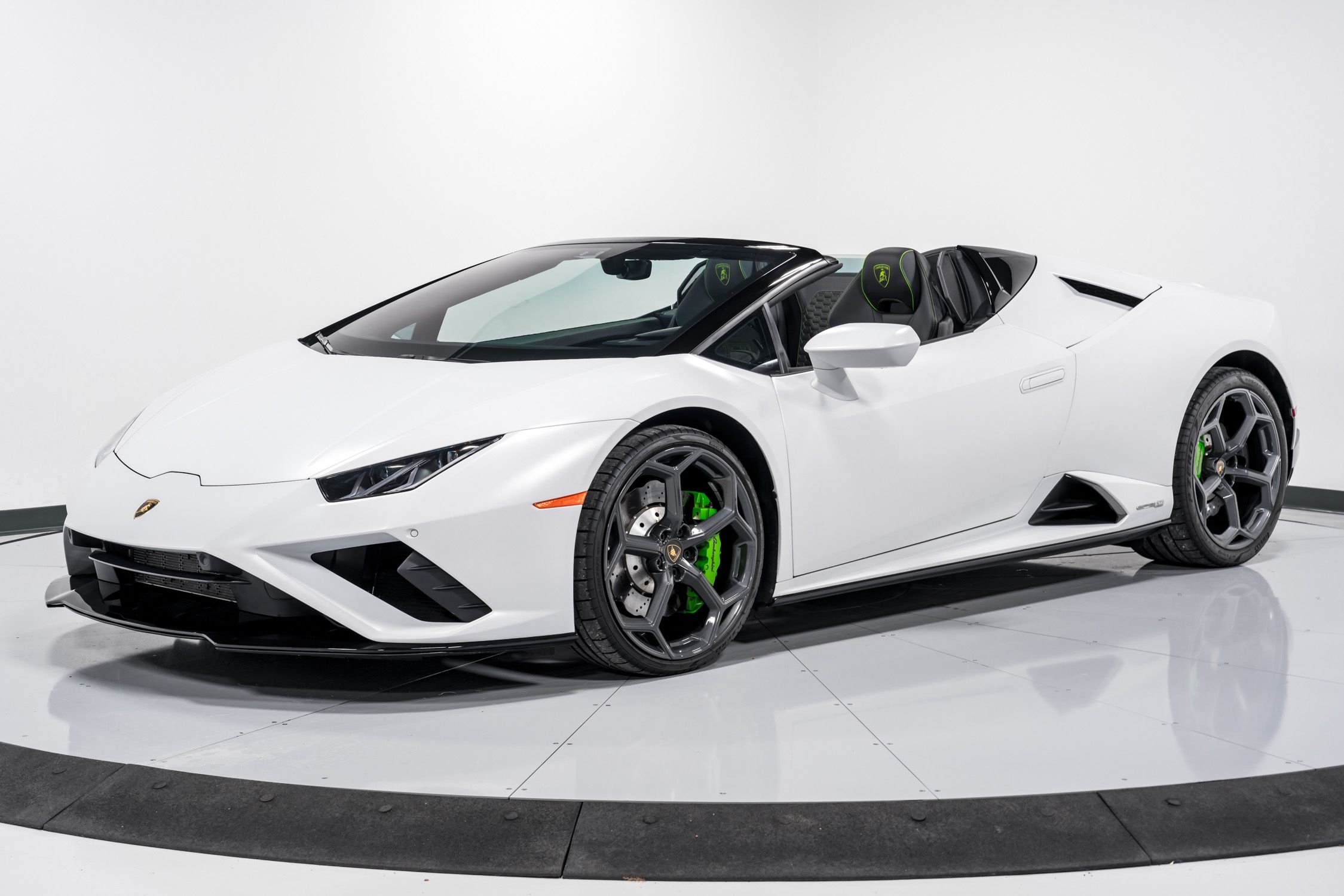 used 2022 Lamborghini Huracan EVO Spyder car, priced at $299,999