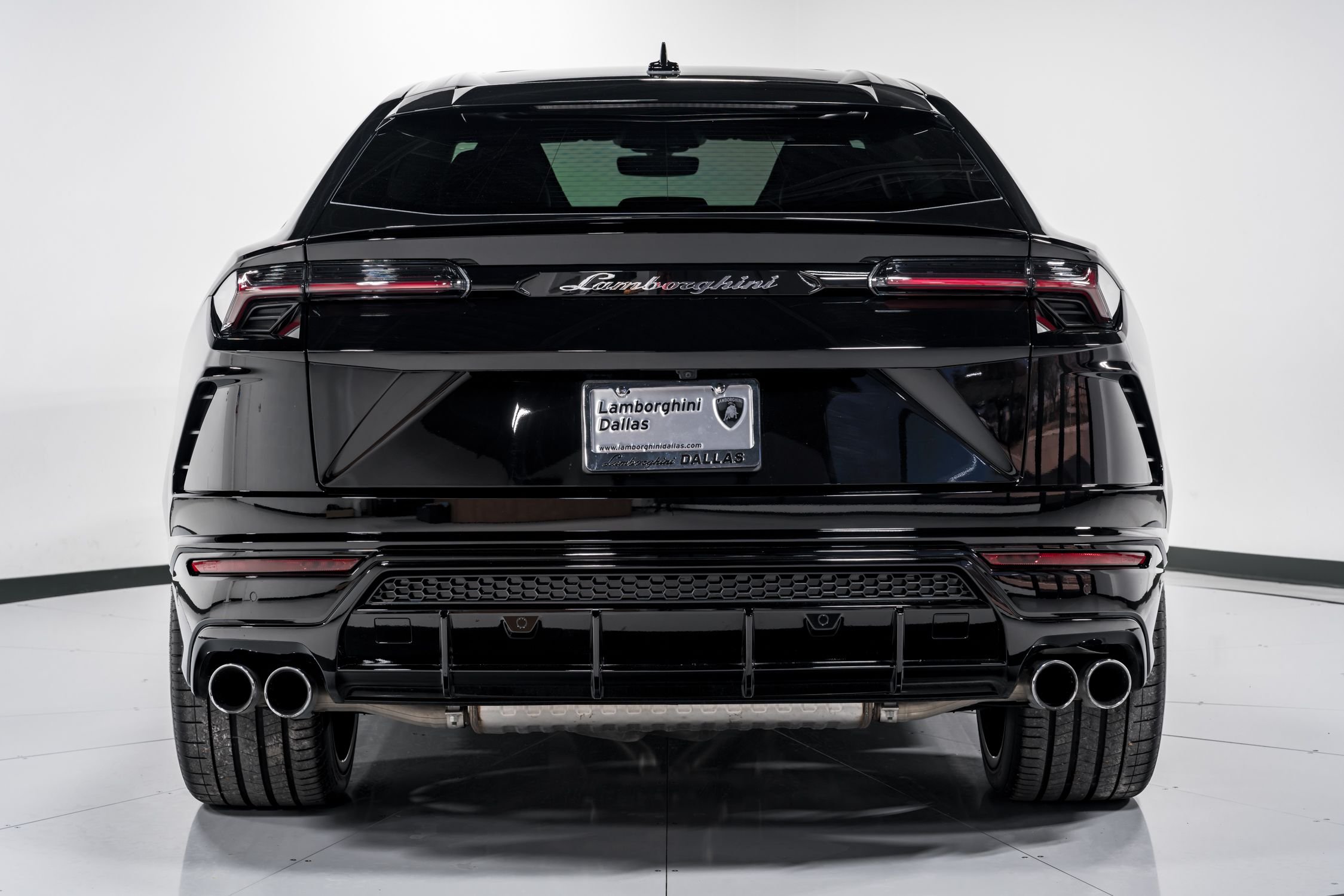 used 2022 Lamborghini Urus car, priced at $229,999